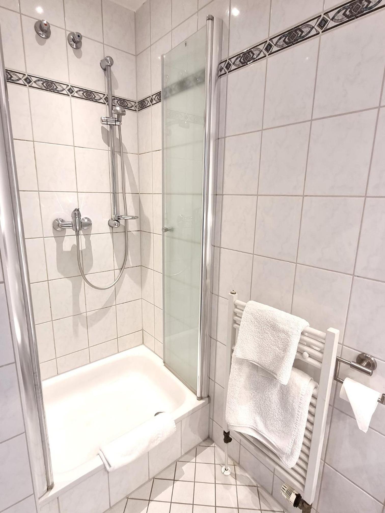 Adler Hotel Frankfurt - Property Image 9