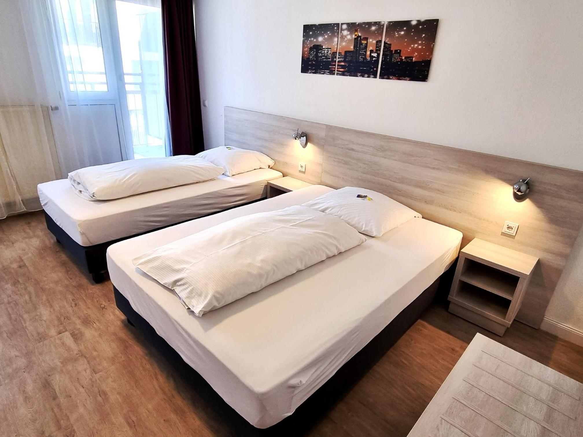 Adler Hotel Frankfurt - Property Image 2