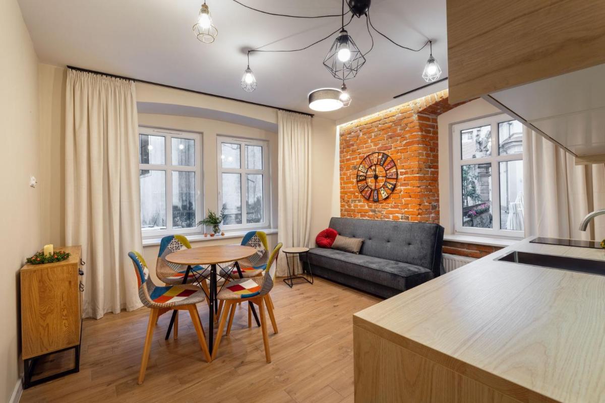 Coffee Apartments, MyWeek