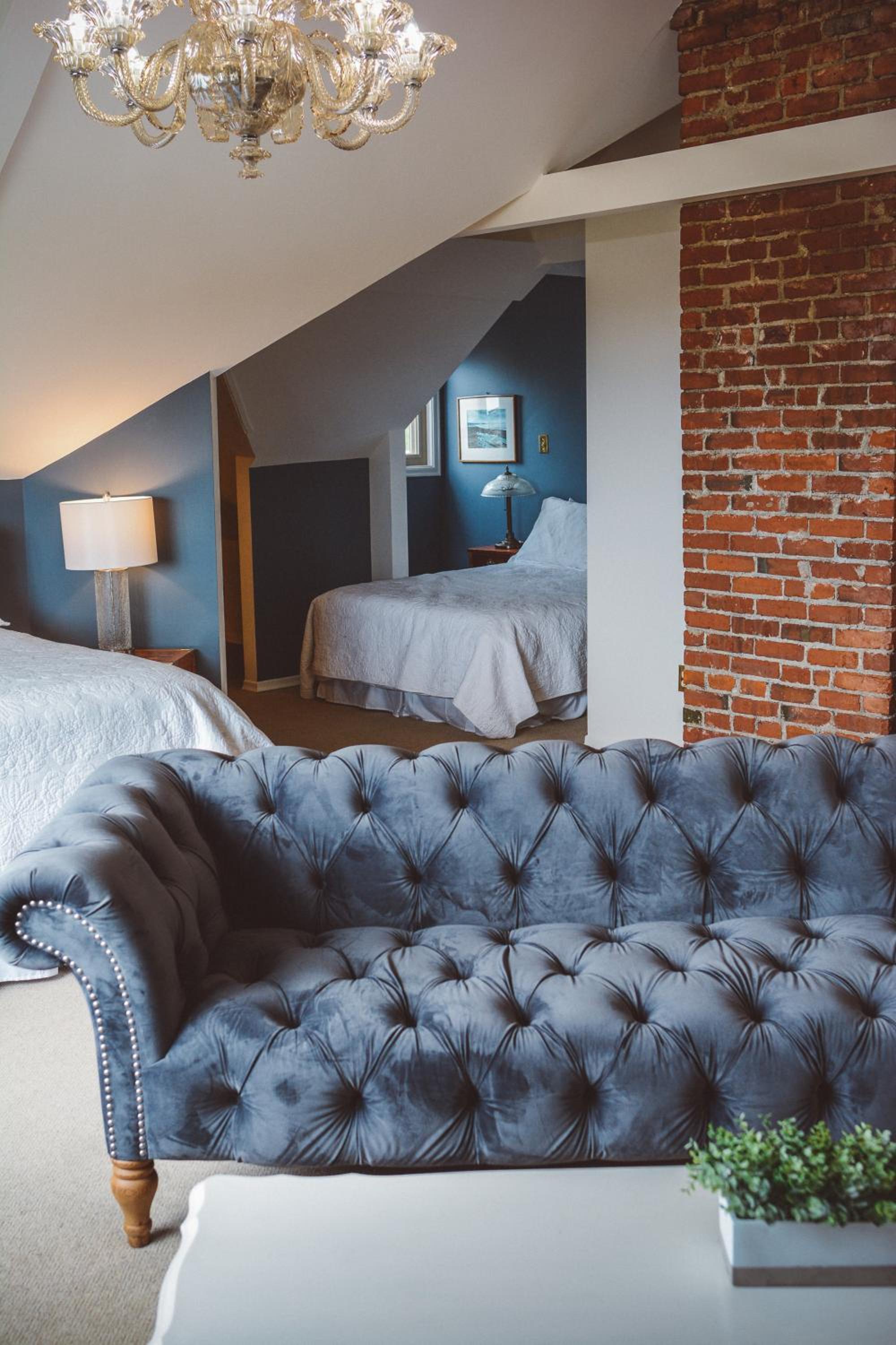 Dashwood Manor Seaside Bed & Breakfast