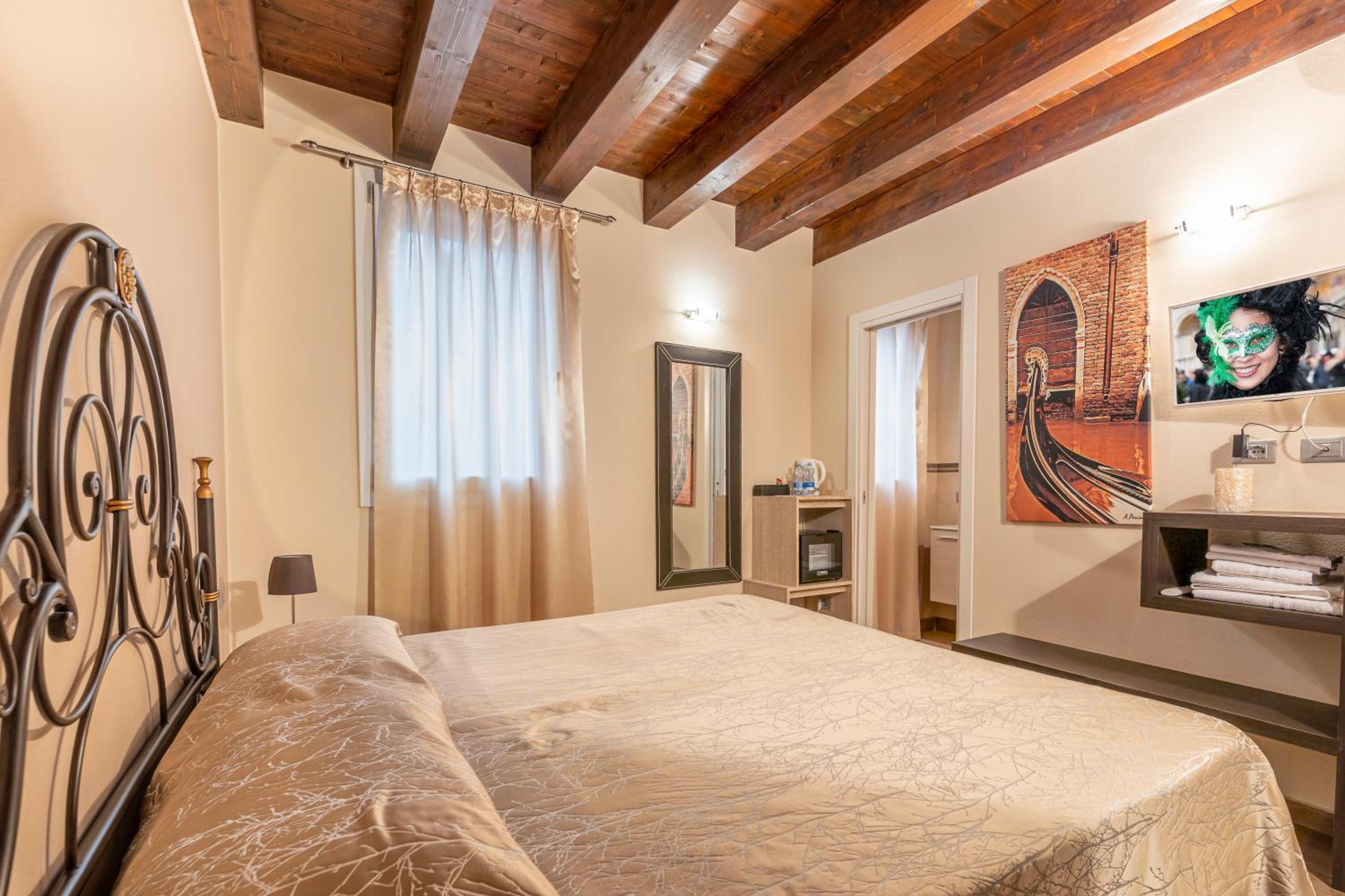 Piccola Venezia Room