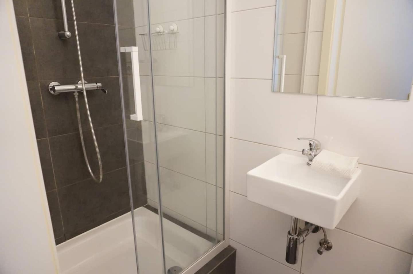 Central 2 bedroom flat for families & calm guests