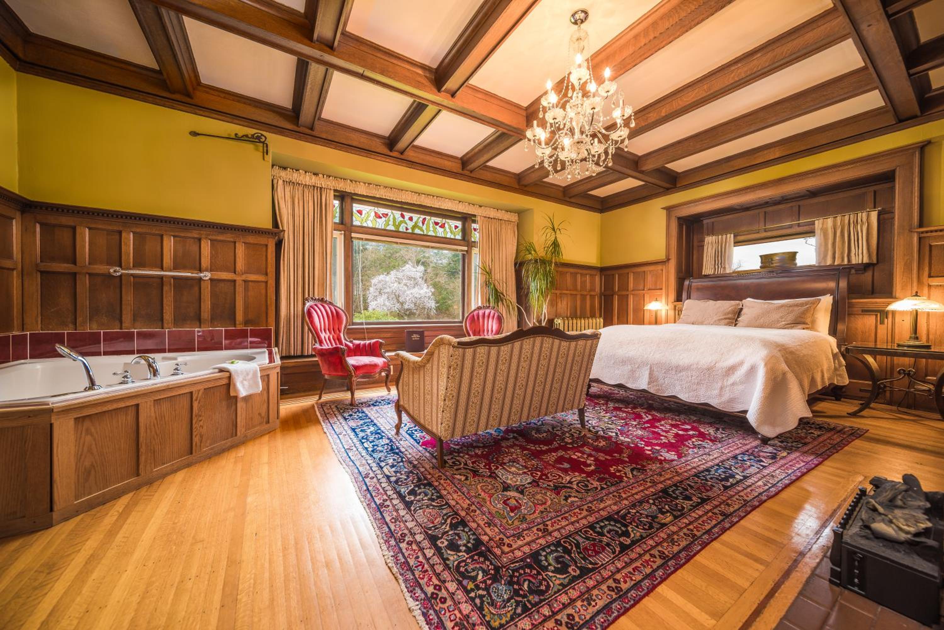 Dashwood Manor Seaside Bed & Breakfast