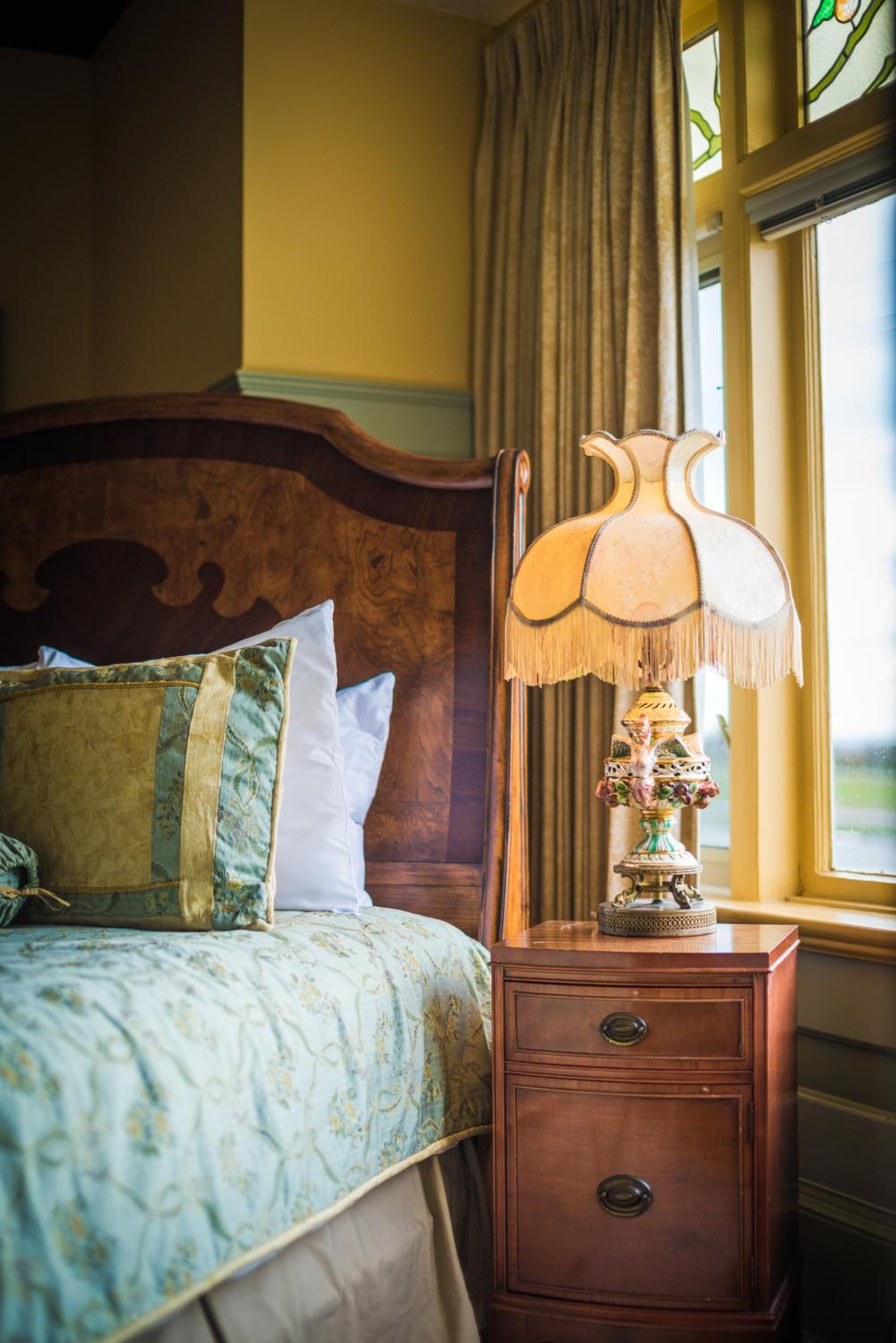Dashwood Manor Seaside Bed & Breakfast
