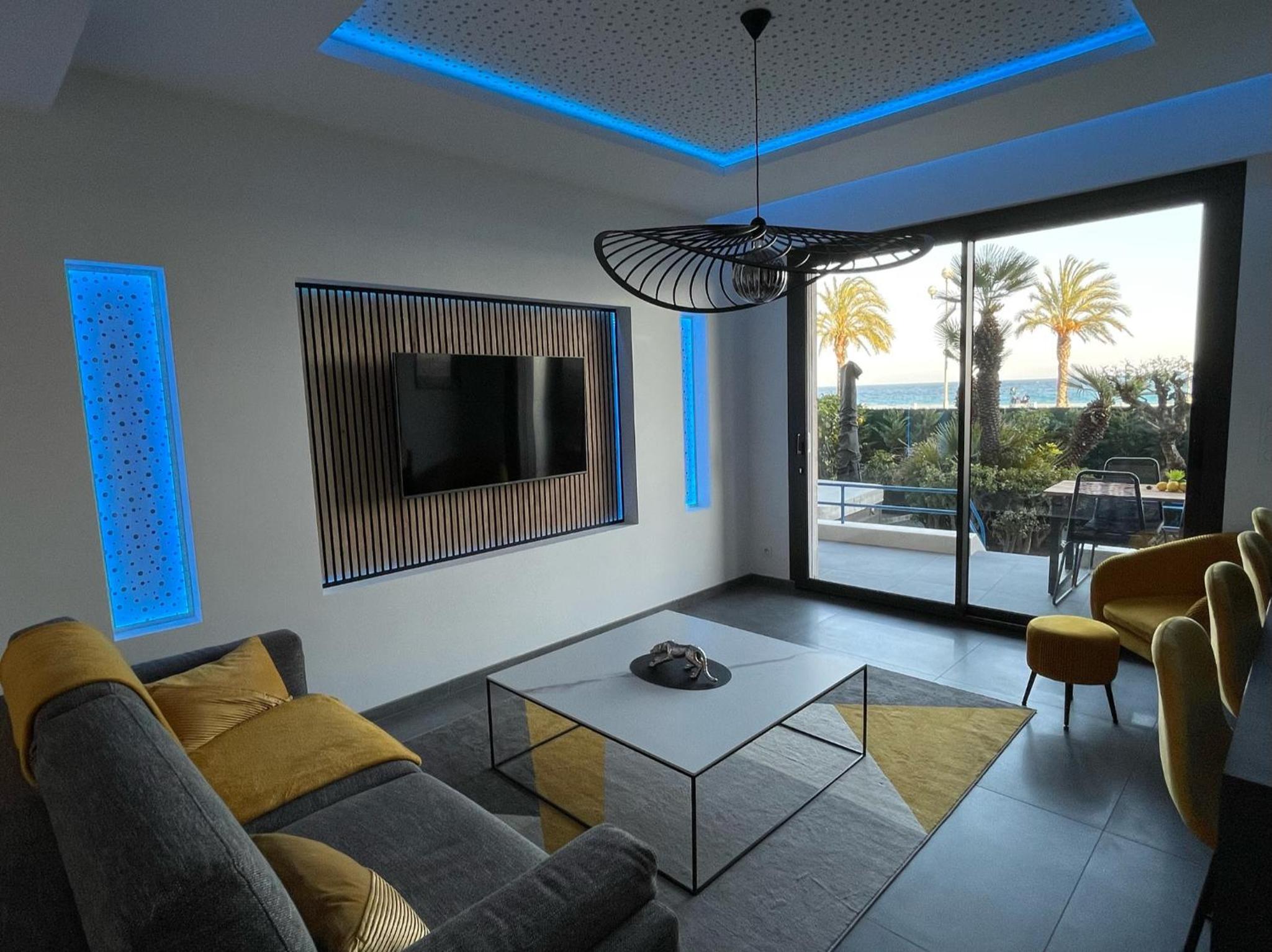 Luxury Garden Jacuzzi Promenade photo 3