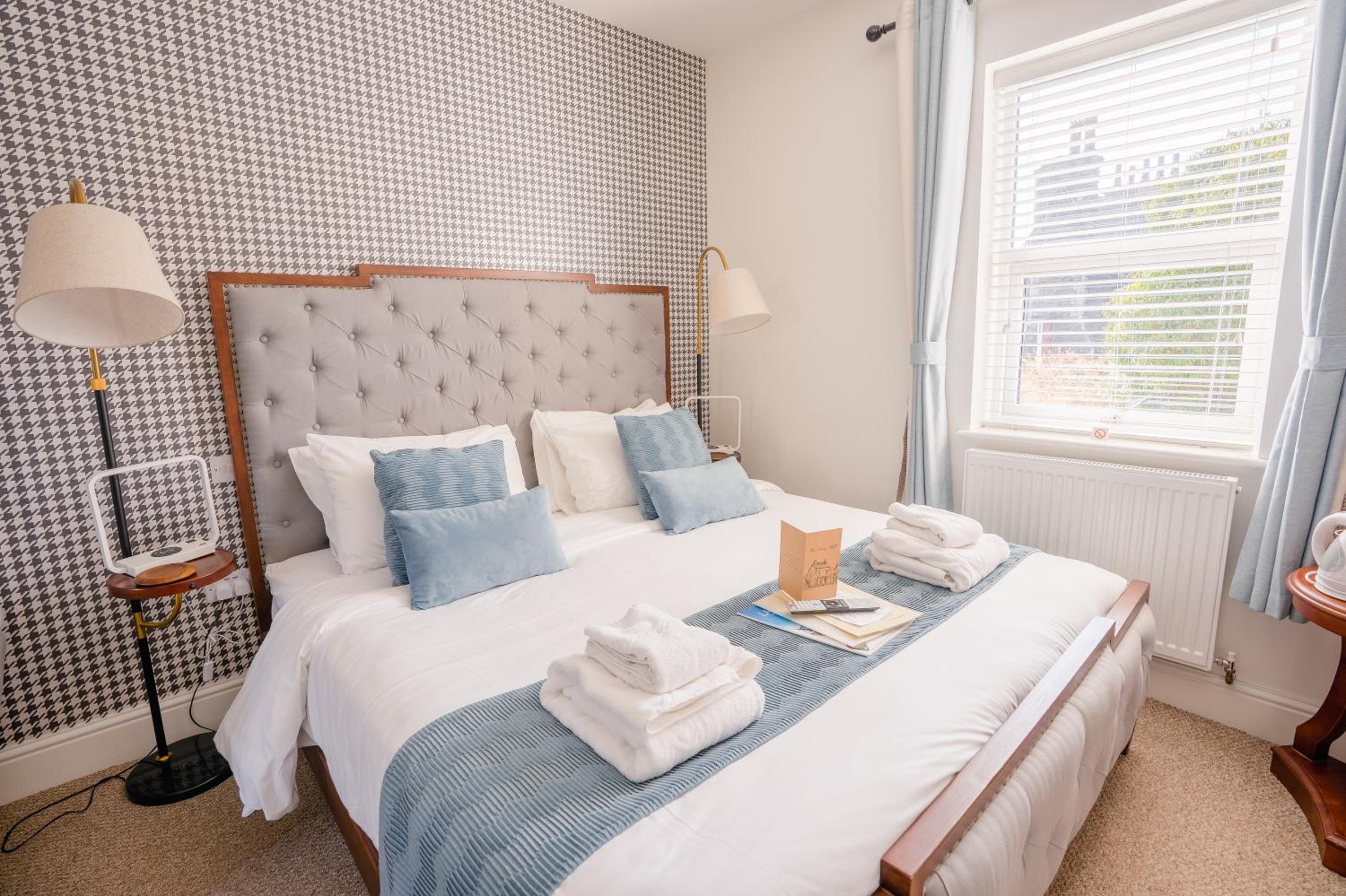 The Cottage - Room Only