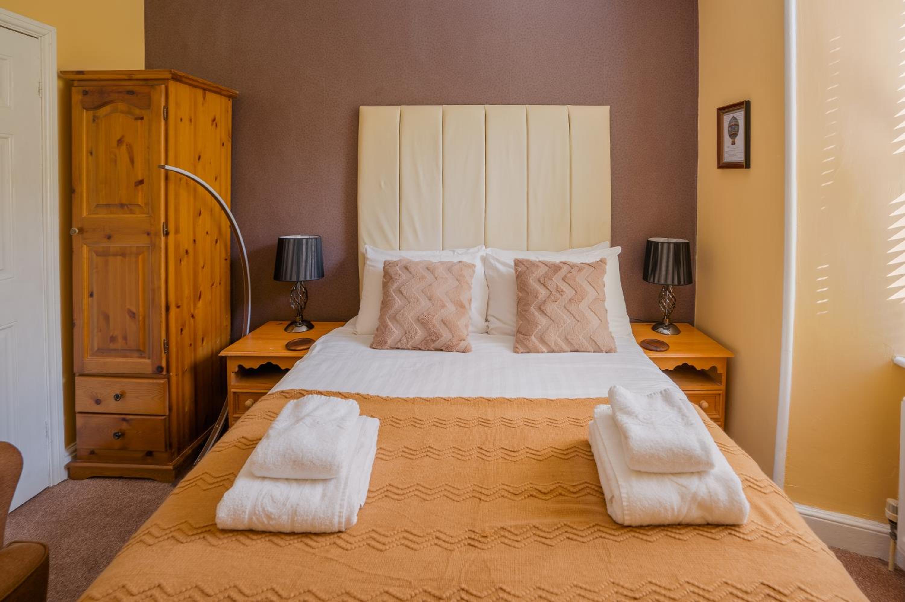 The Cottage - Room Only