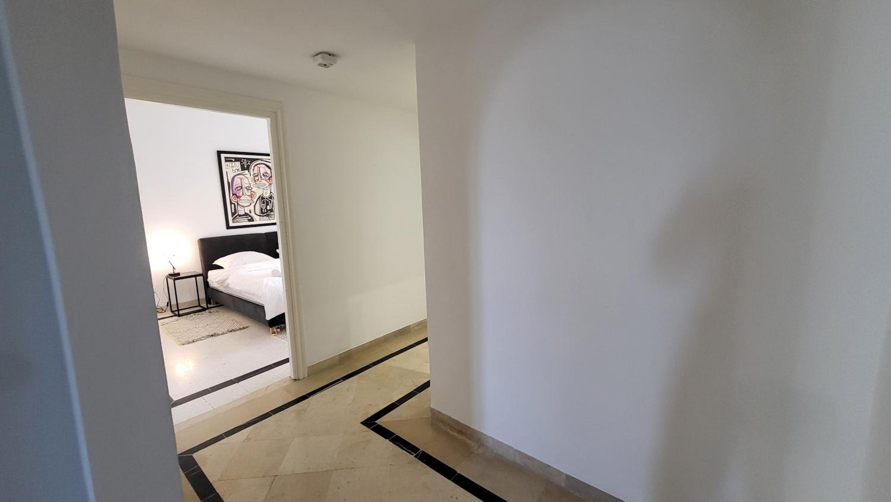 The Perfect Flat Sea side central luxurious view 4