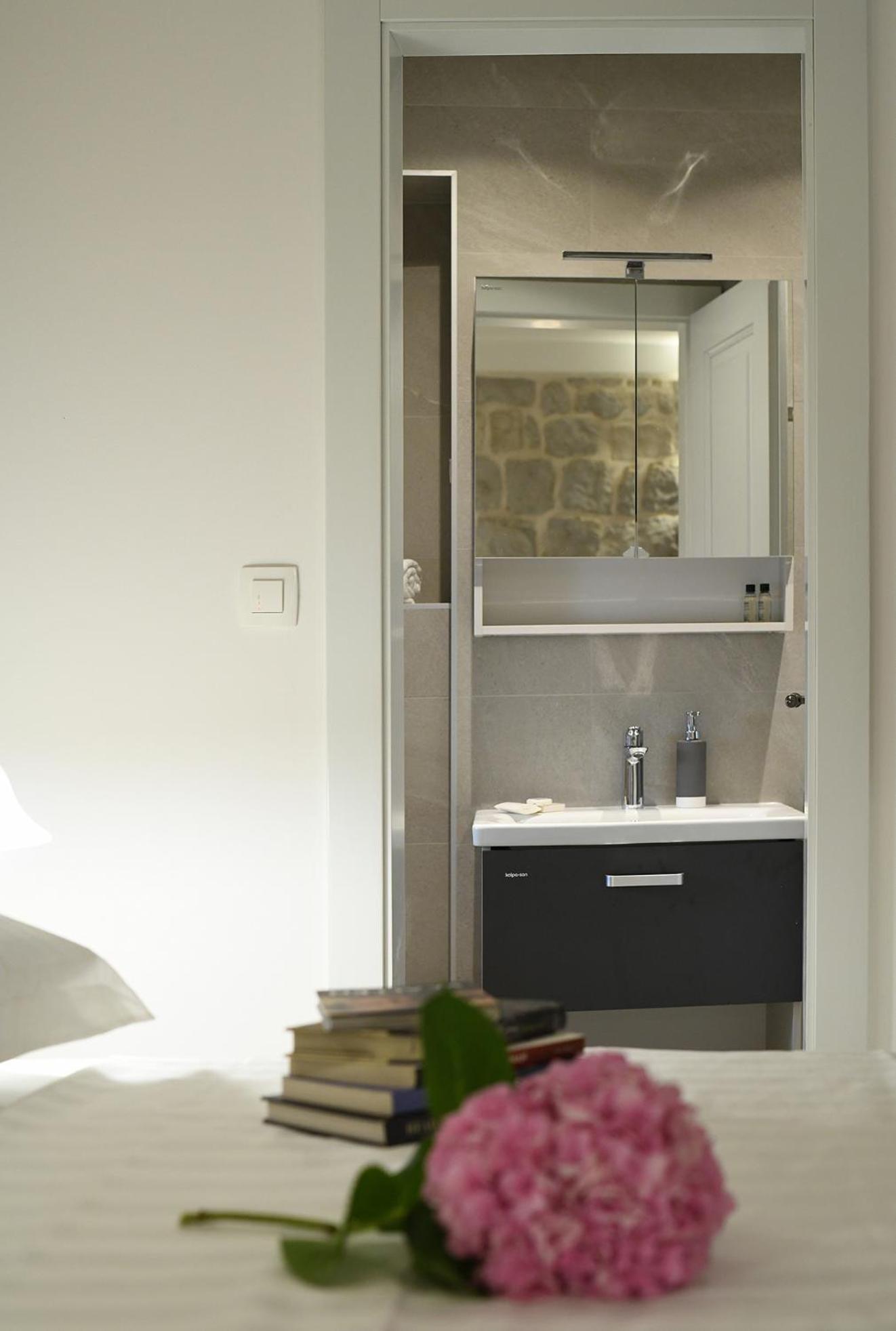 Dubrovnik Throne Suite II.
