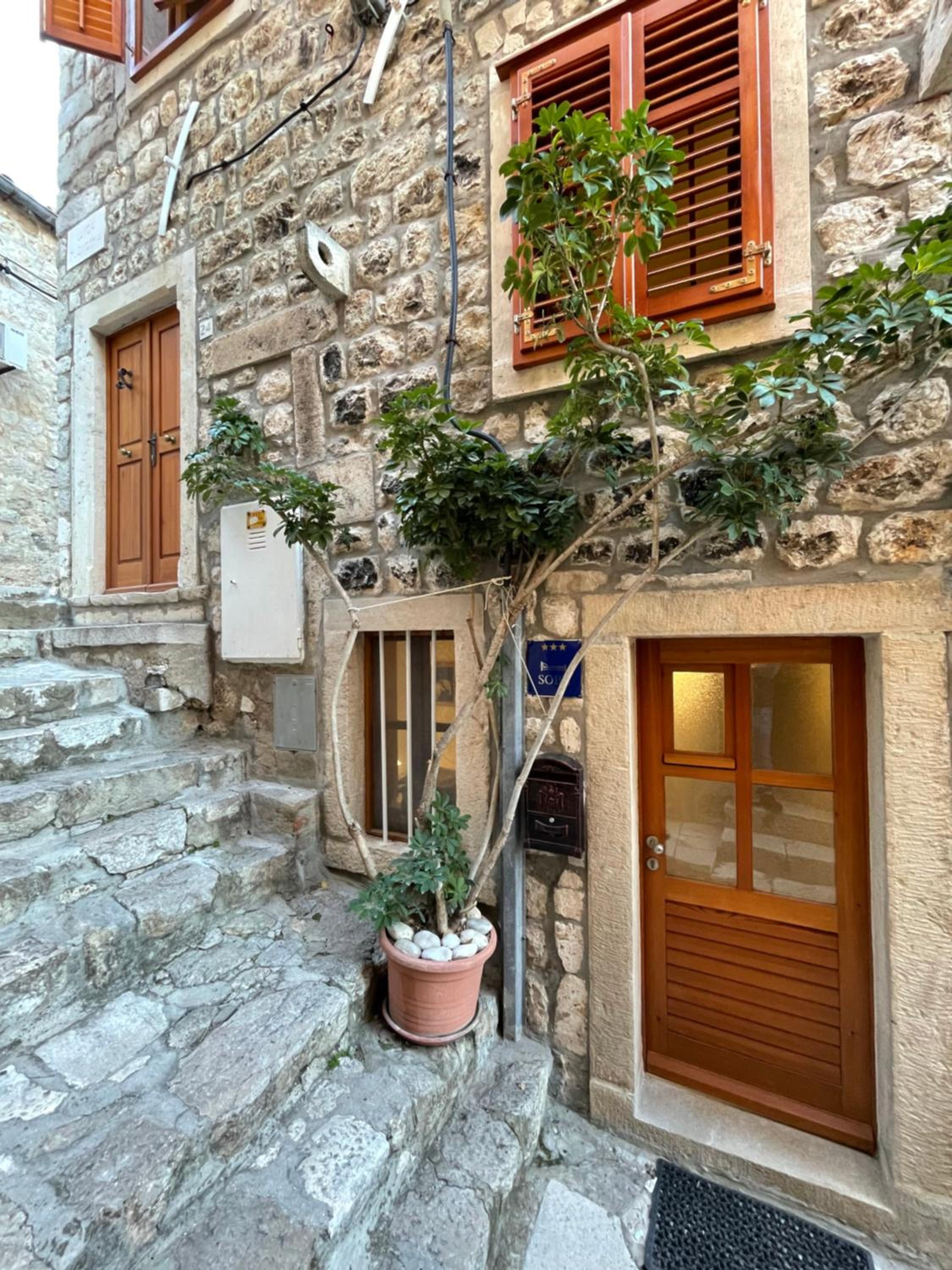 Dubrovnik Throne Suite II.