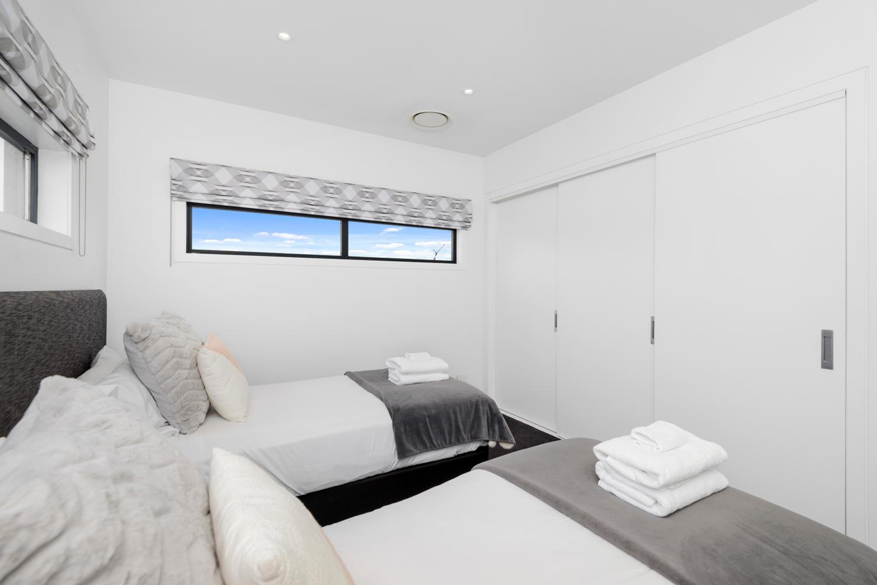 Penthouse in the City view 2