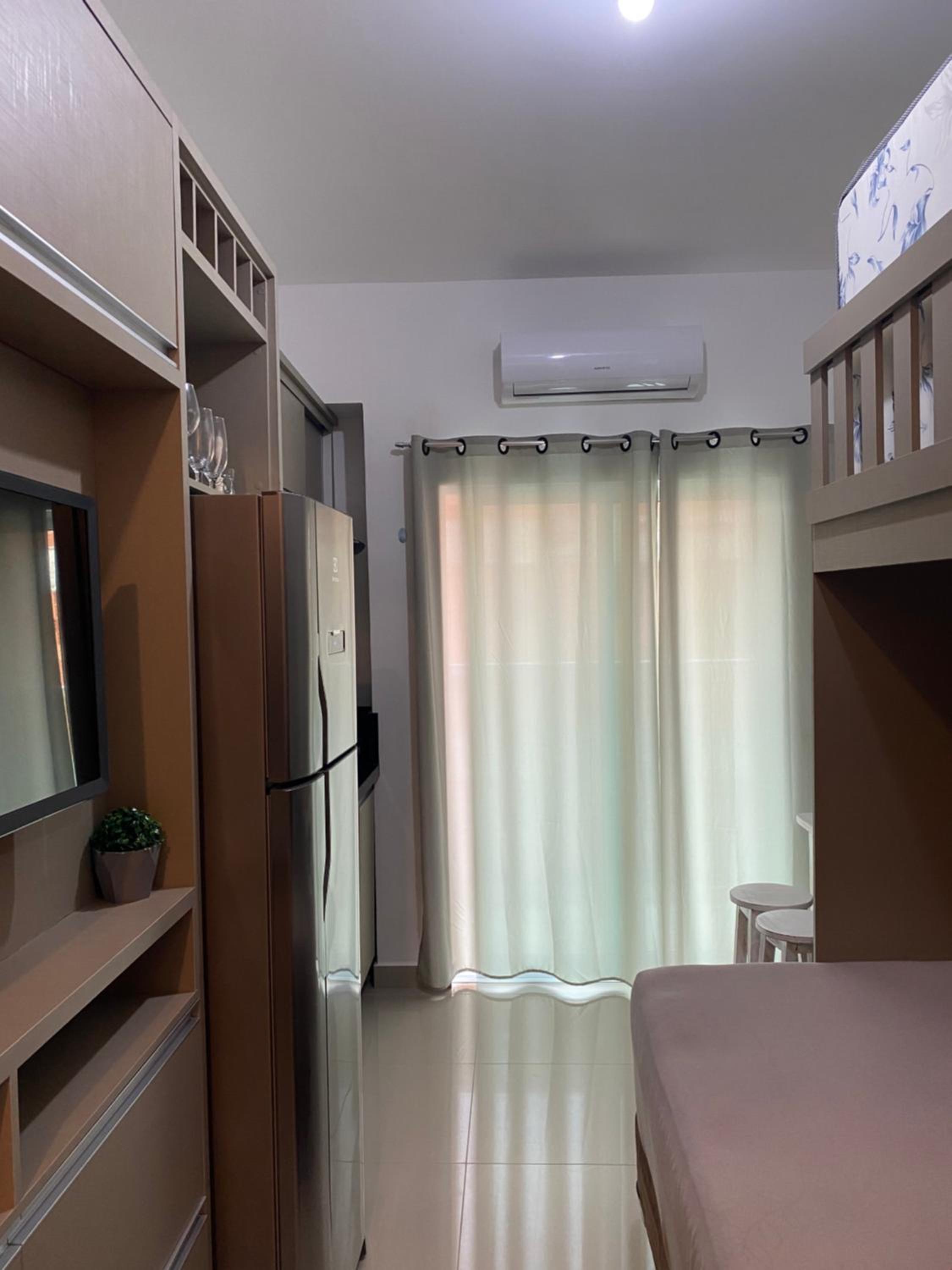 Lindo Studio Matinhos Prédio na beira mar.