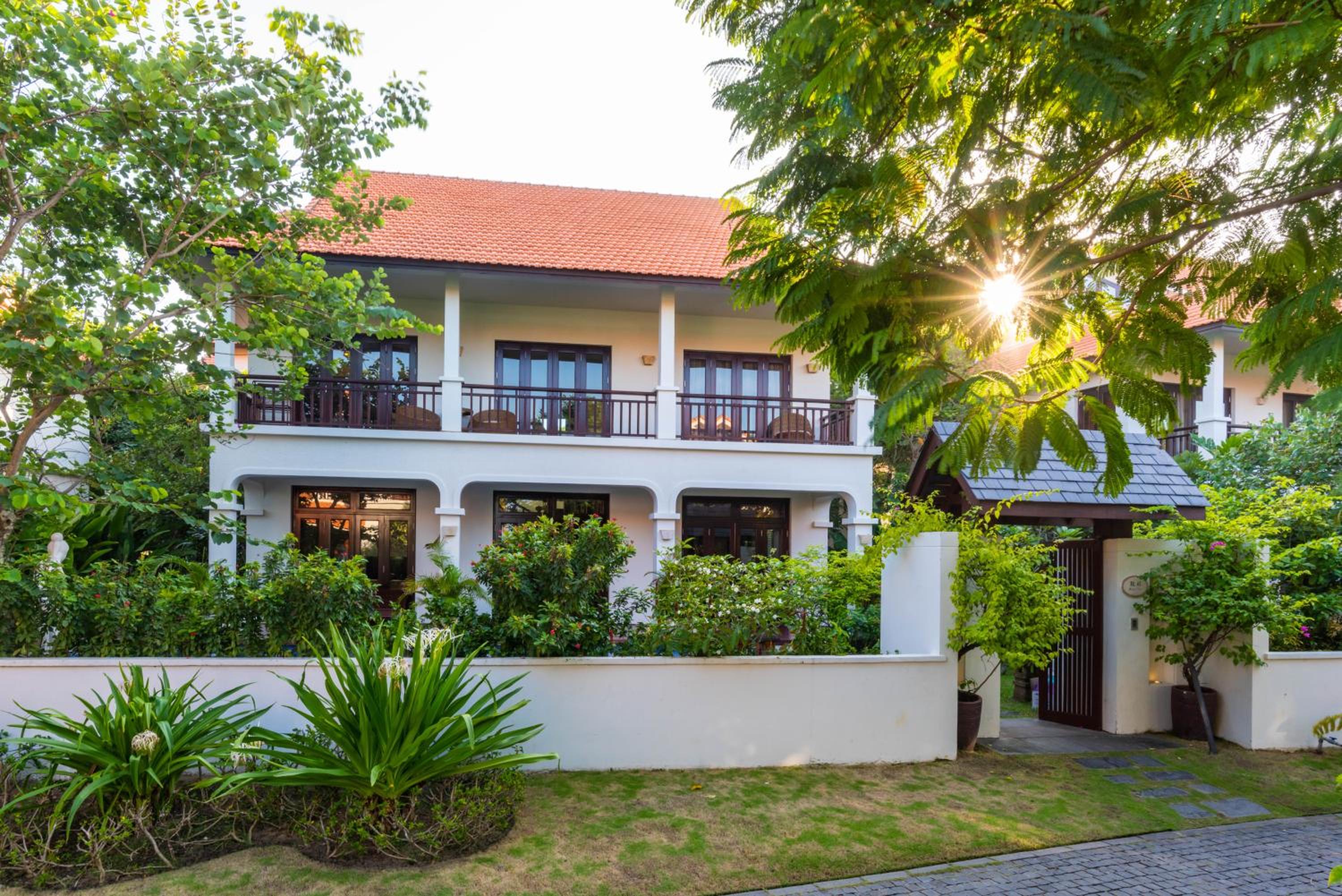 Hotel Da Nang Paradise Center My Khe Beach Resort & Spa - Image 1