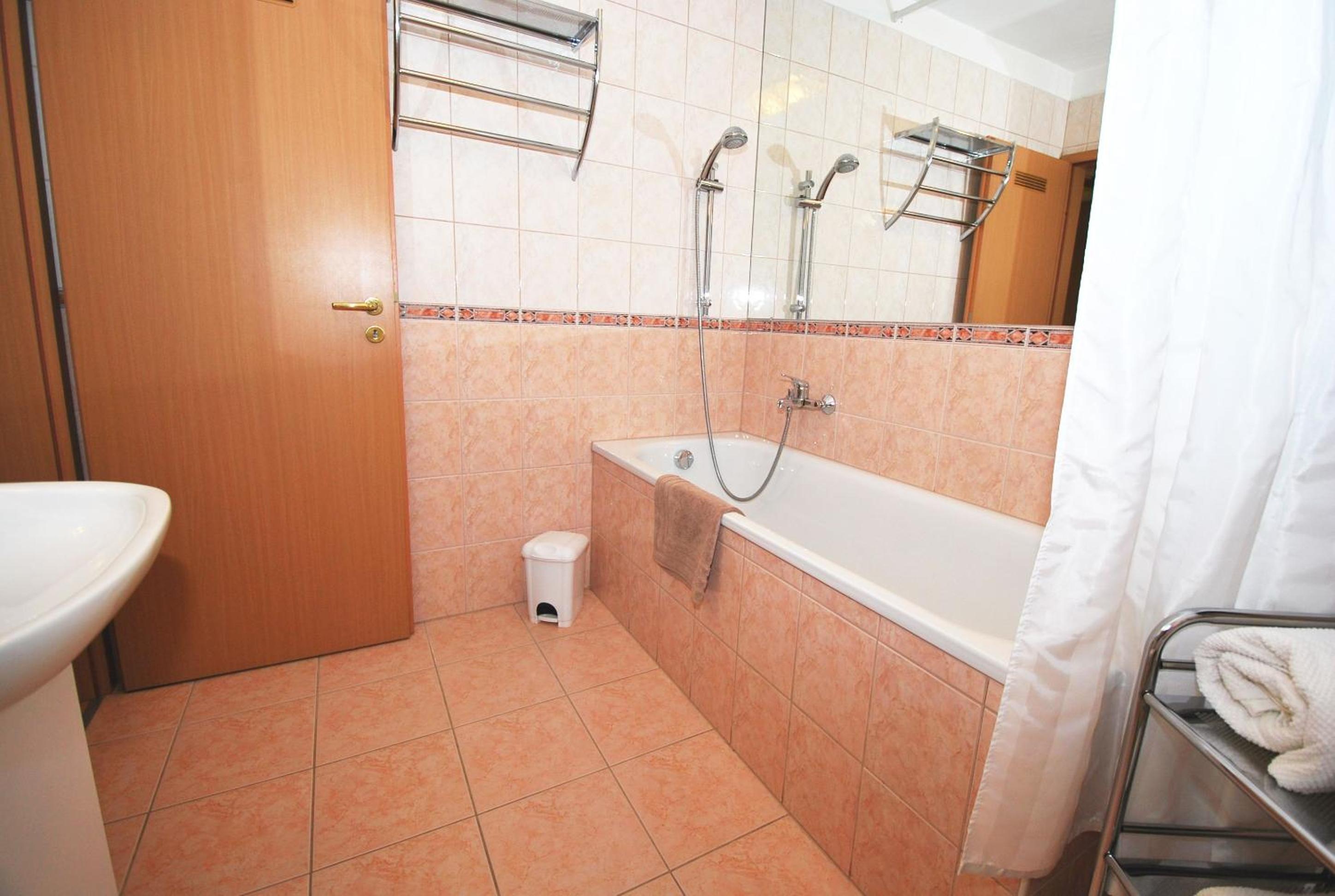 Arpad Bridge Apartments
