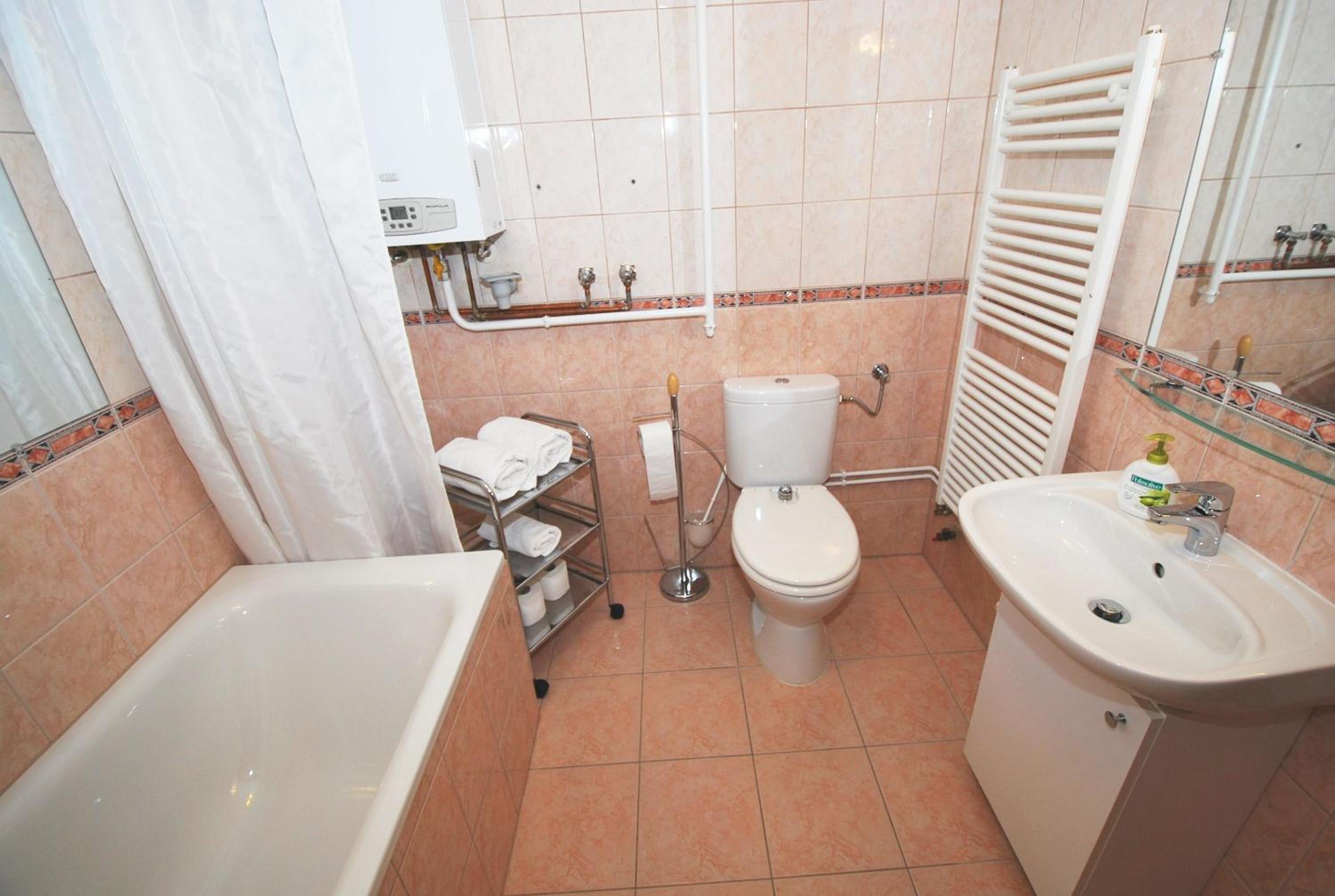 Arpad Bridge Apartments