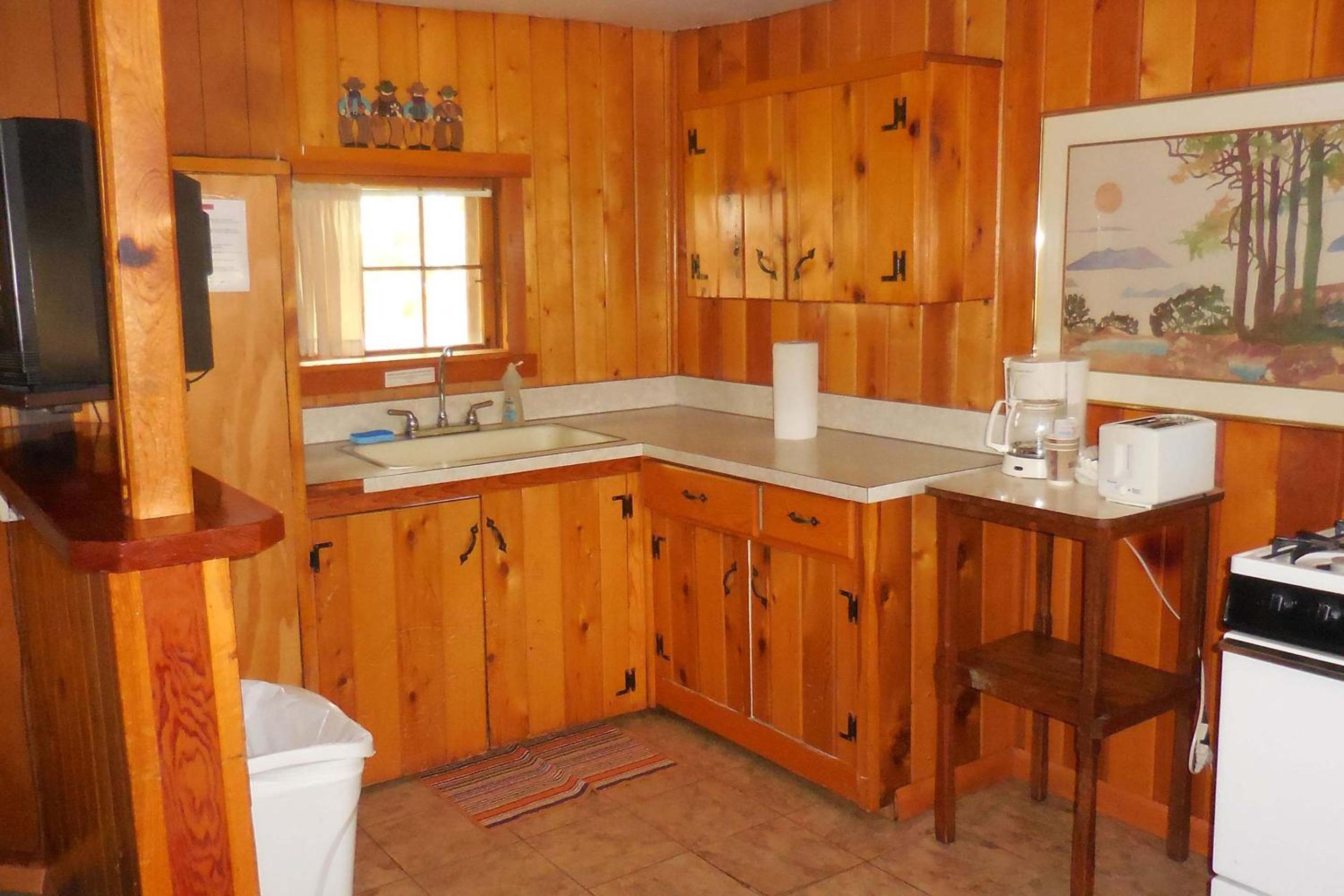 Elkhorn Lodge