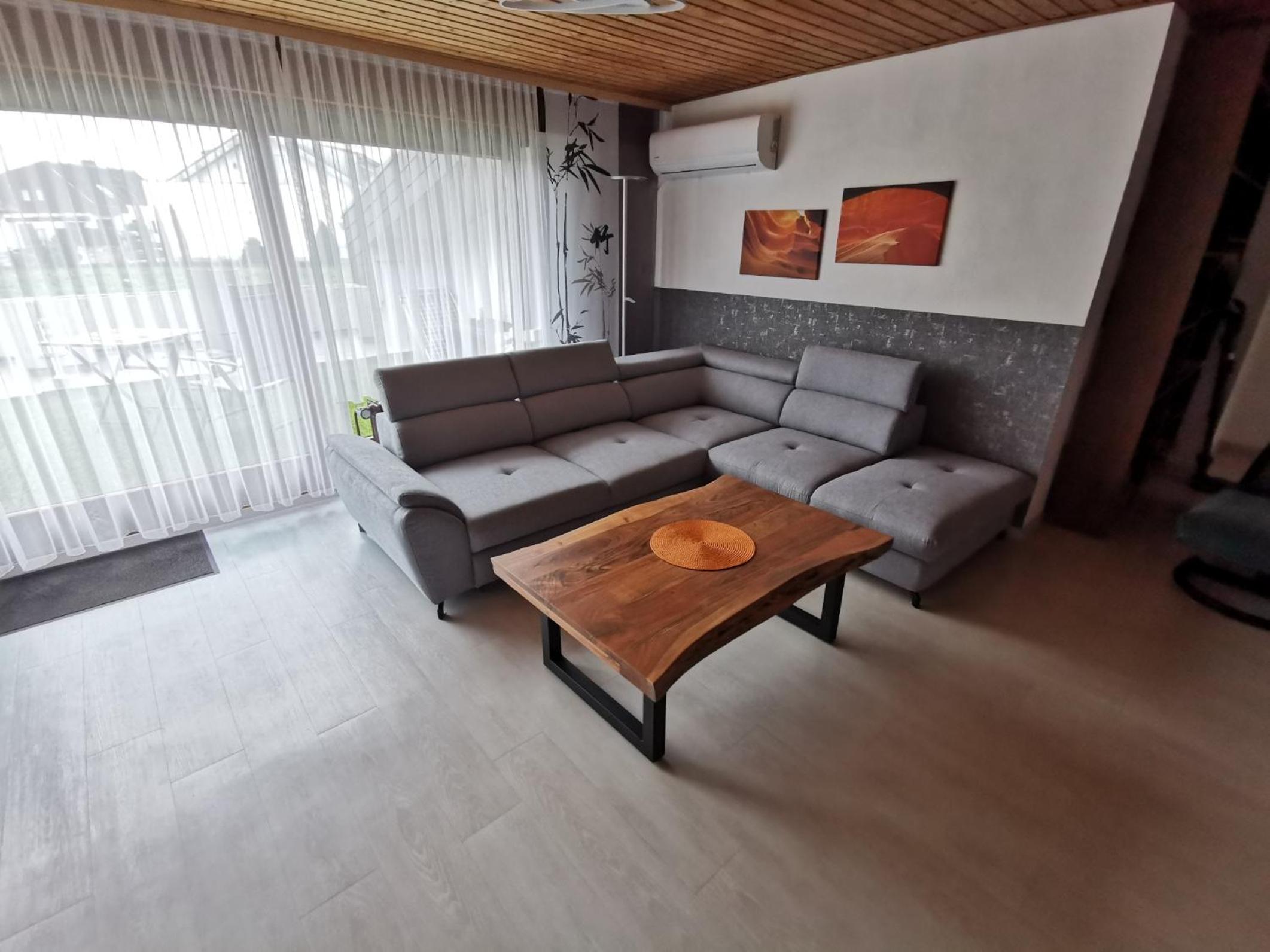 Große Ferienwohnung Sinsheim-Dühren view 3