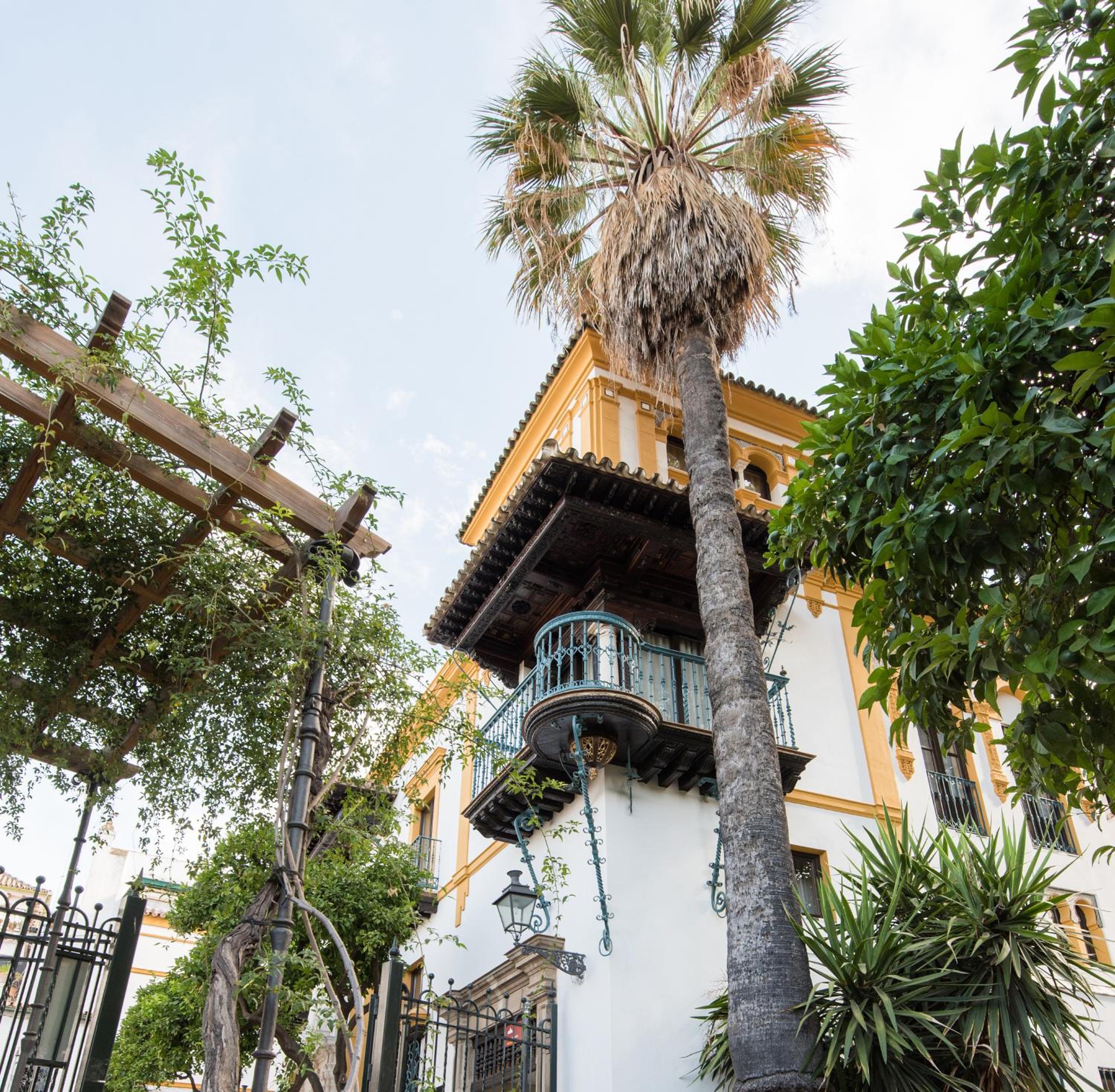 Suites Murillo Plaza Sta. Cruz - Image 4