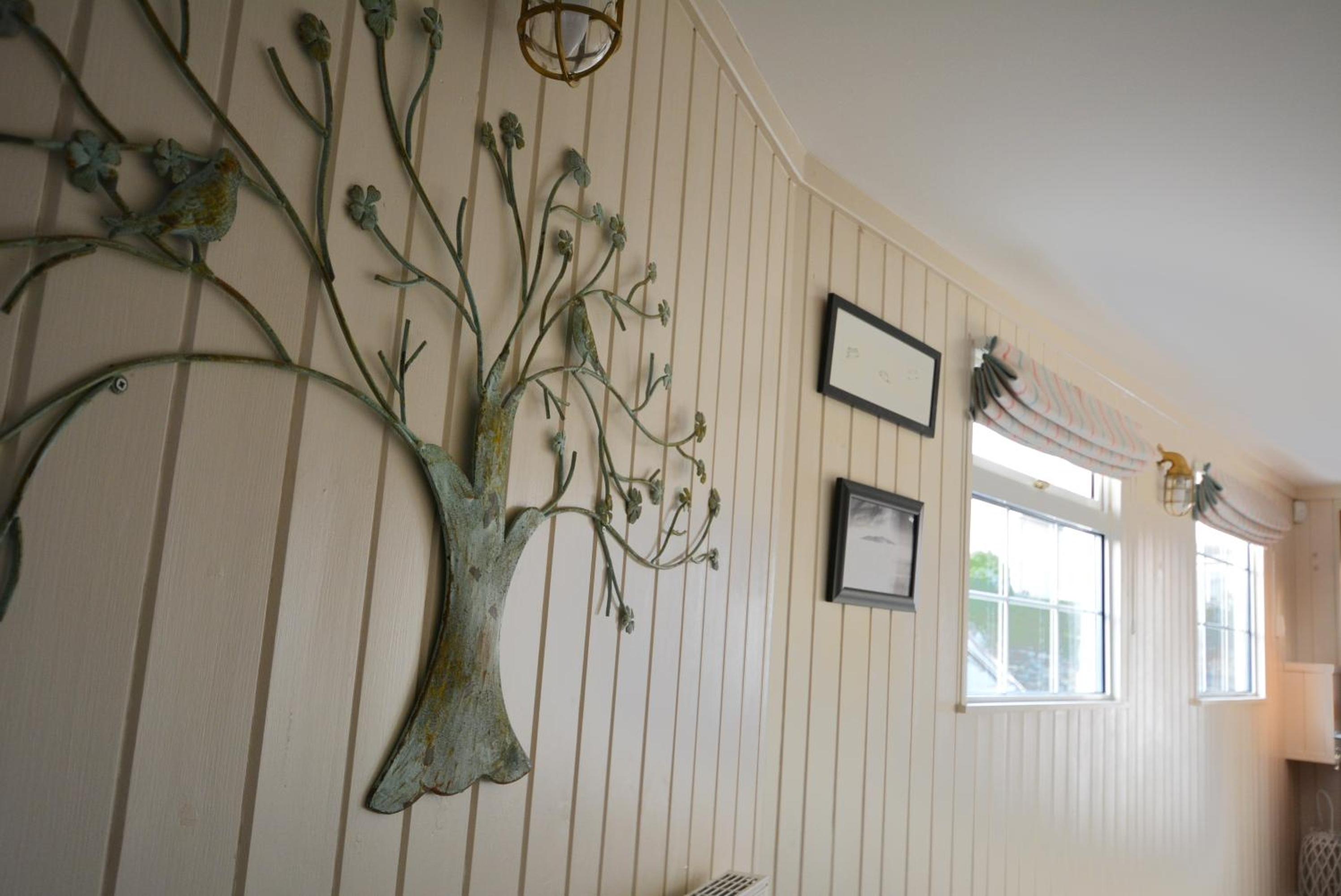 Penmorfa - Sublime Abersoch retreat with roof terrace, 80m from beach, great for surfing view 5