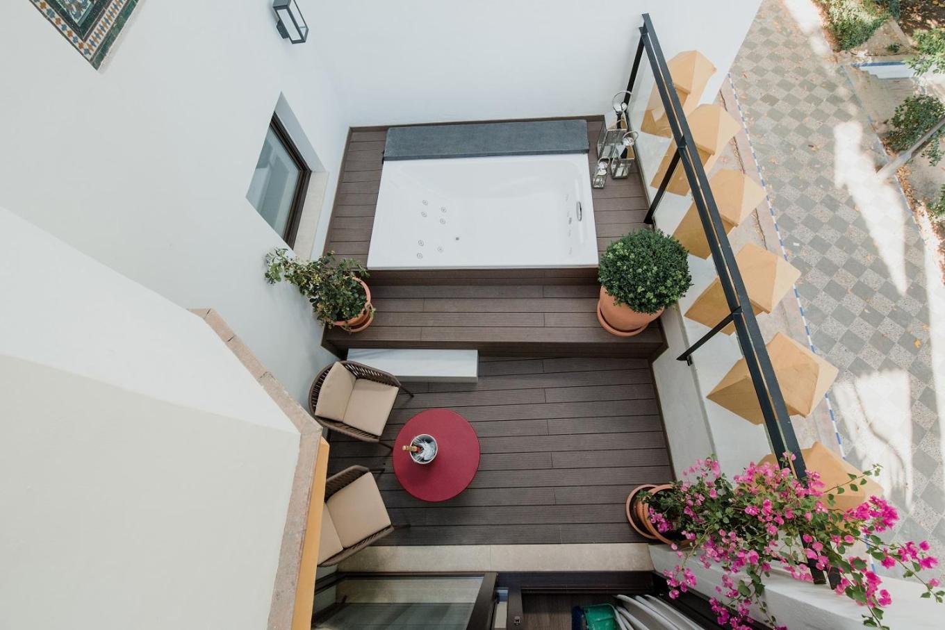 Suites Murillo Plaza Sta. Cruz - Image 2