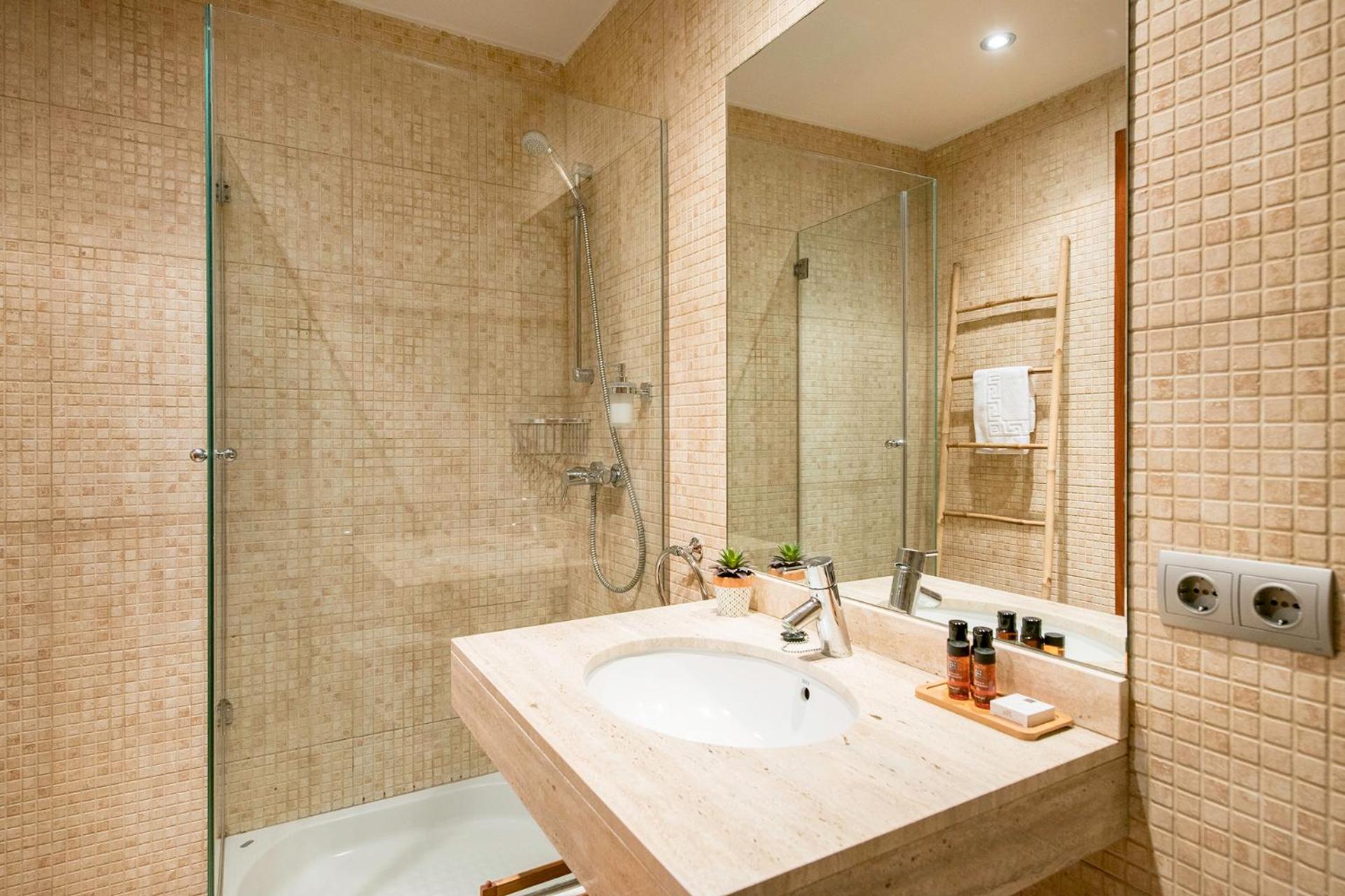 UP ROOMS BANYOLES view 5