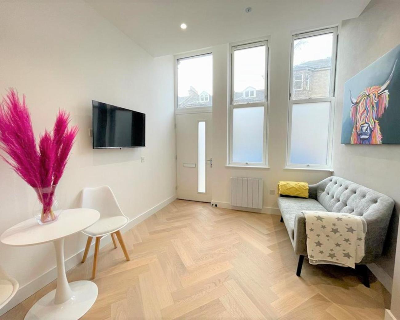 Luxury Reno'd 1 Bed Nr Bruntsfield & The Meadows view 5