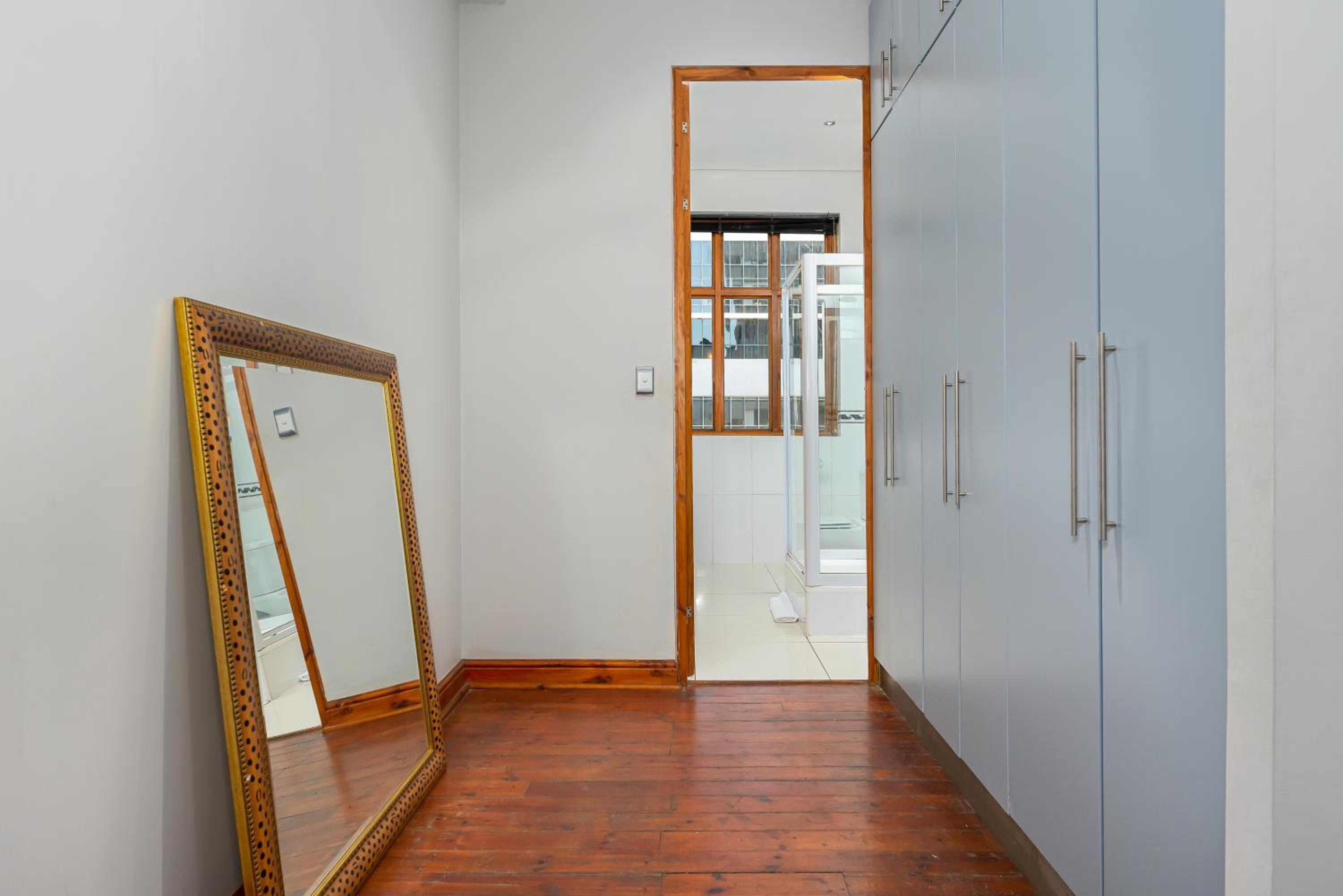 Inner City New York Style Loft, Pool Table