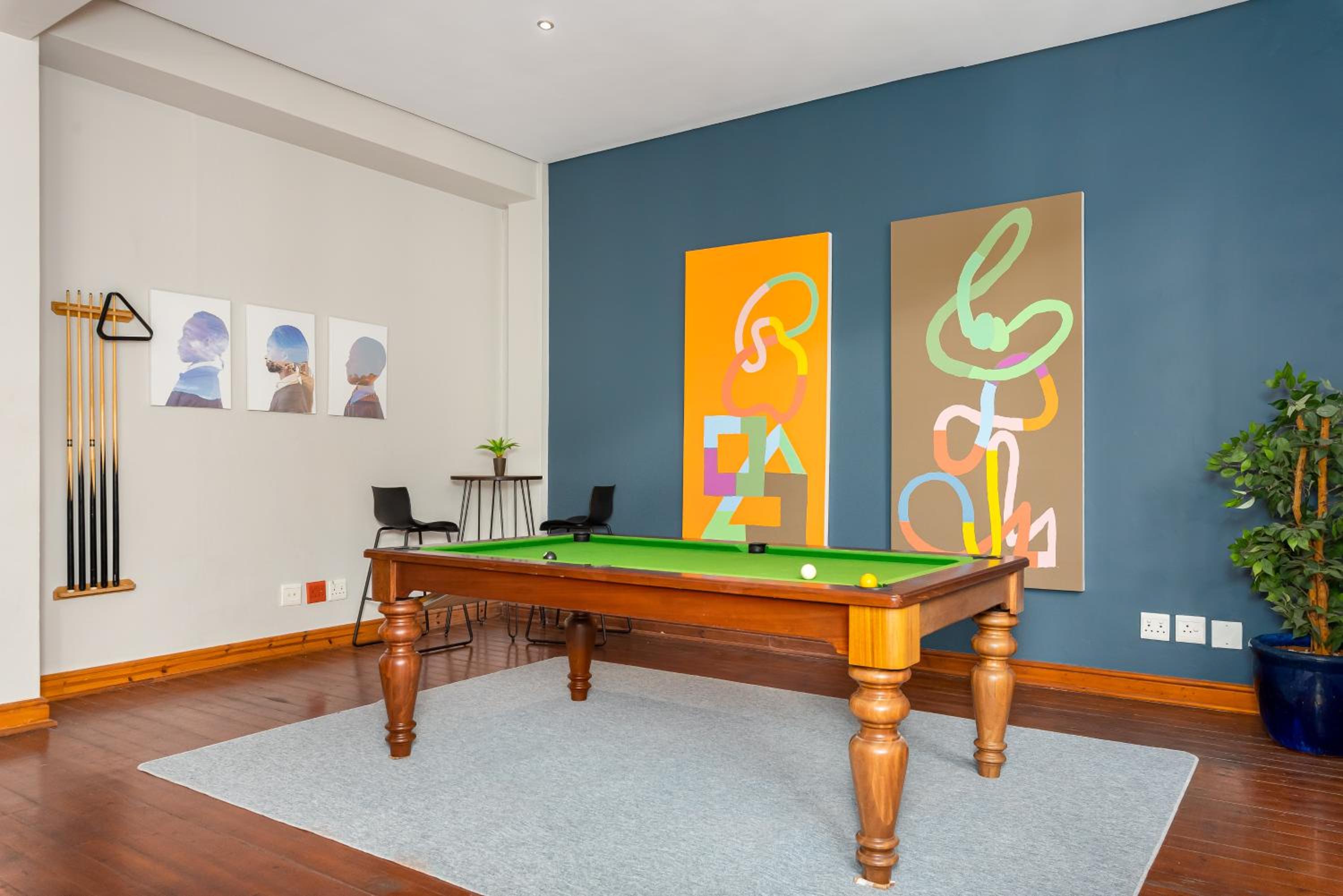 Inner City New York Style Loft, Pool Table