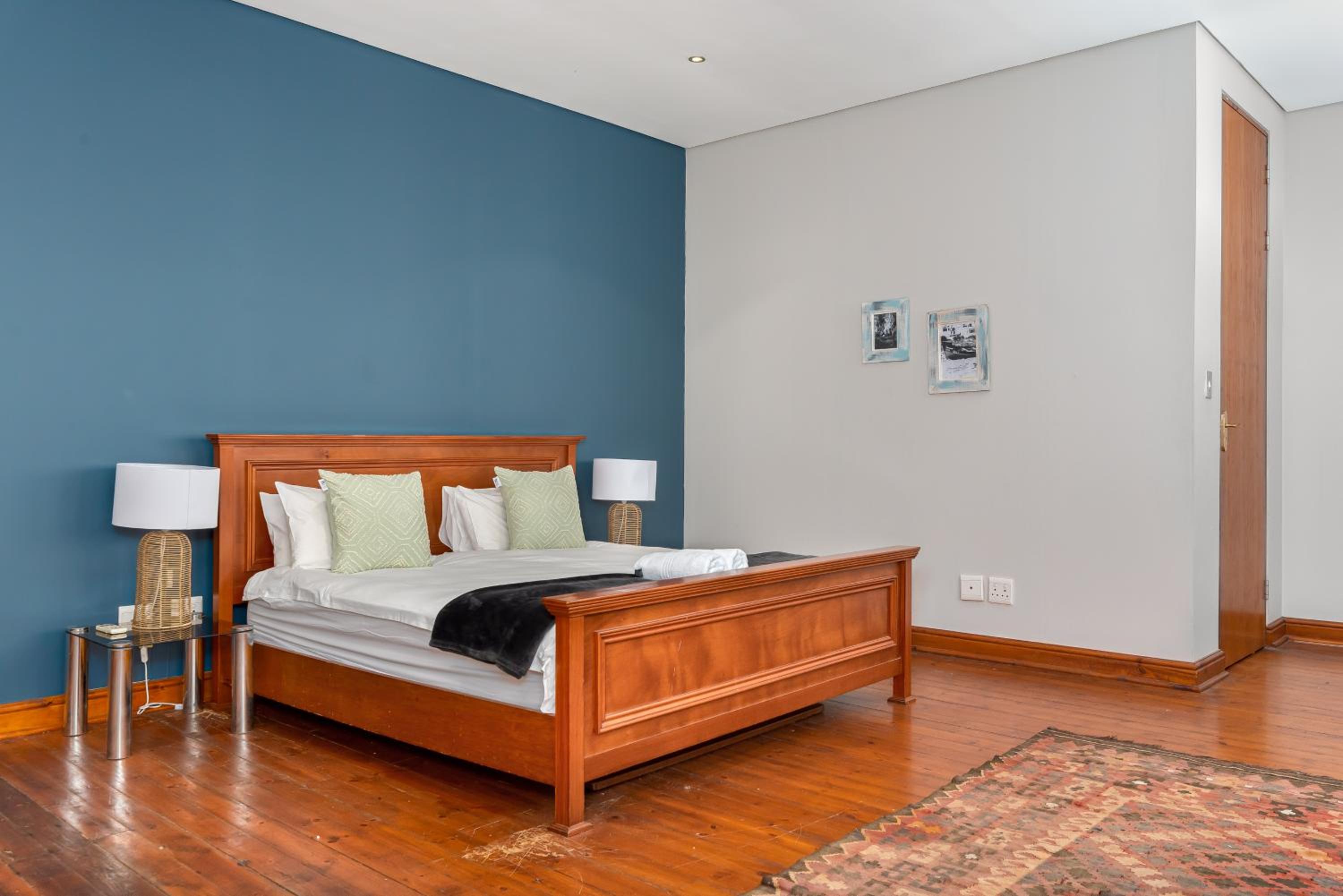 Inner City New York Style Loft, Pool Table