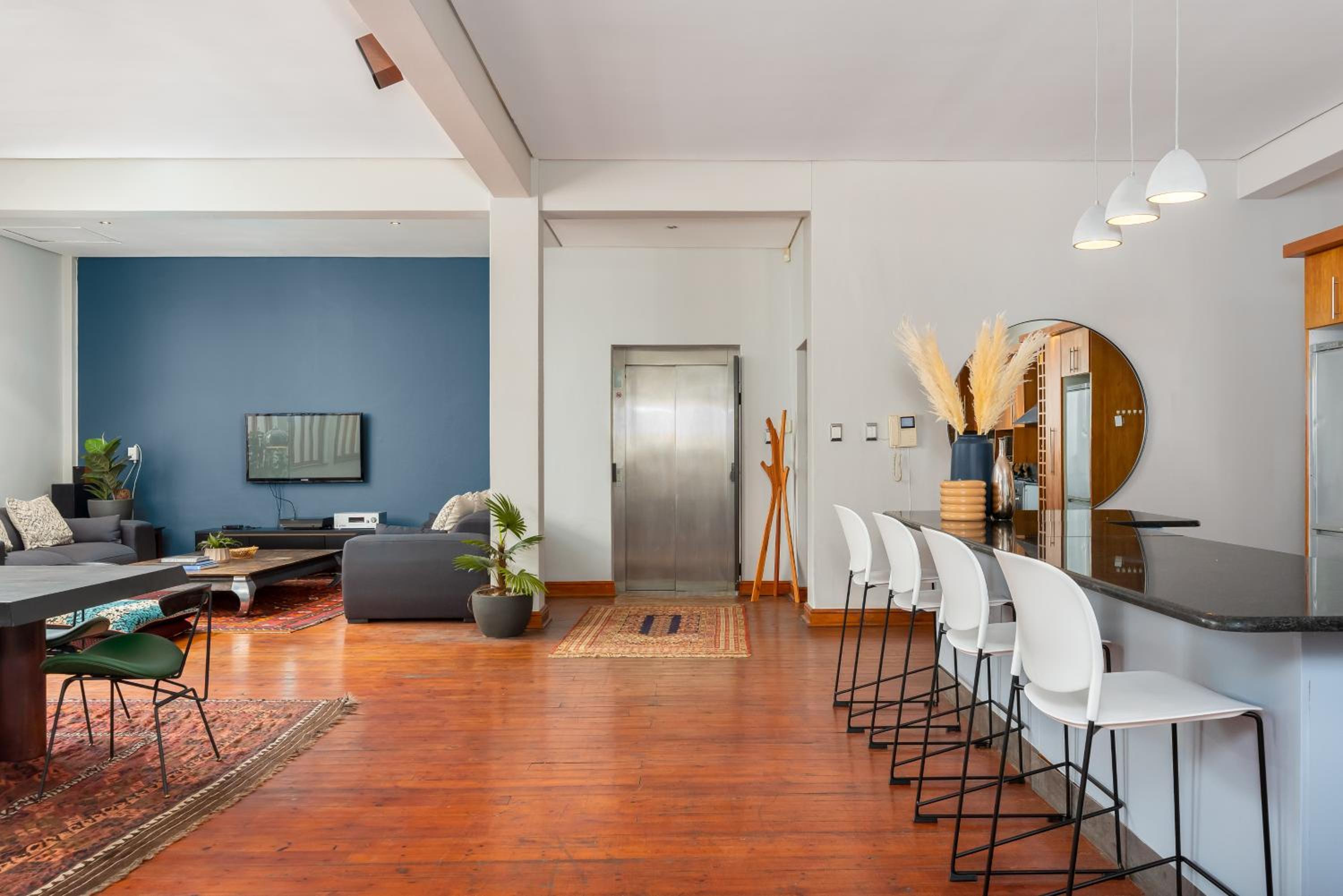 Inner City New York Style Loft, Pool Table