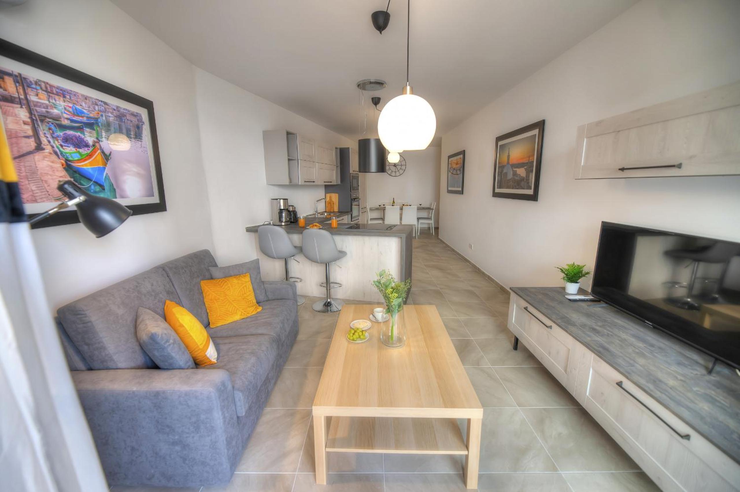 Bright and beautifully furnished apartment close to seafront BFRA1-2 view 5
