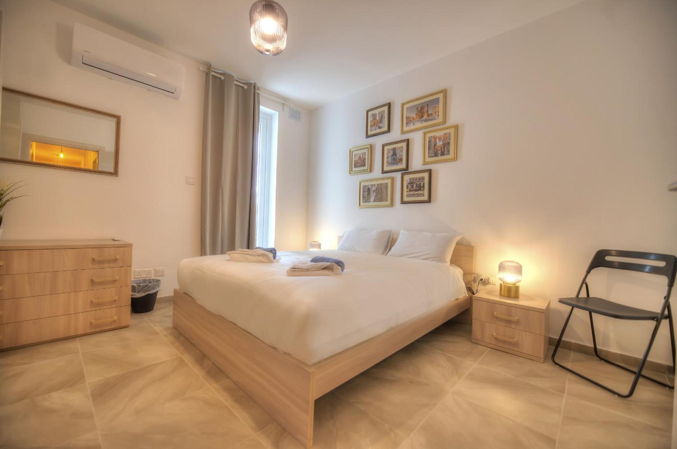 Bright and beautifully furnished apartment close to seafront BFRA1-2 photo 3
