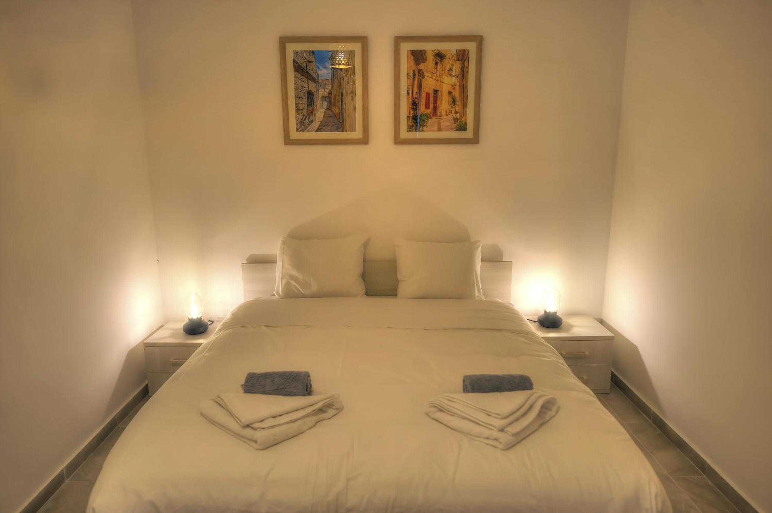 Bright and beautifully furnished apartment close to seafront BFRA1-2 view 2