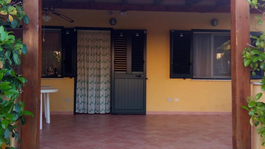 Villa in recidence a 100 metri dal mare con servizio di piscina a 100 metri vicino Cefalu view 5