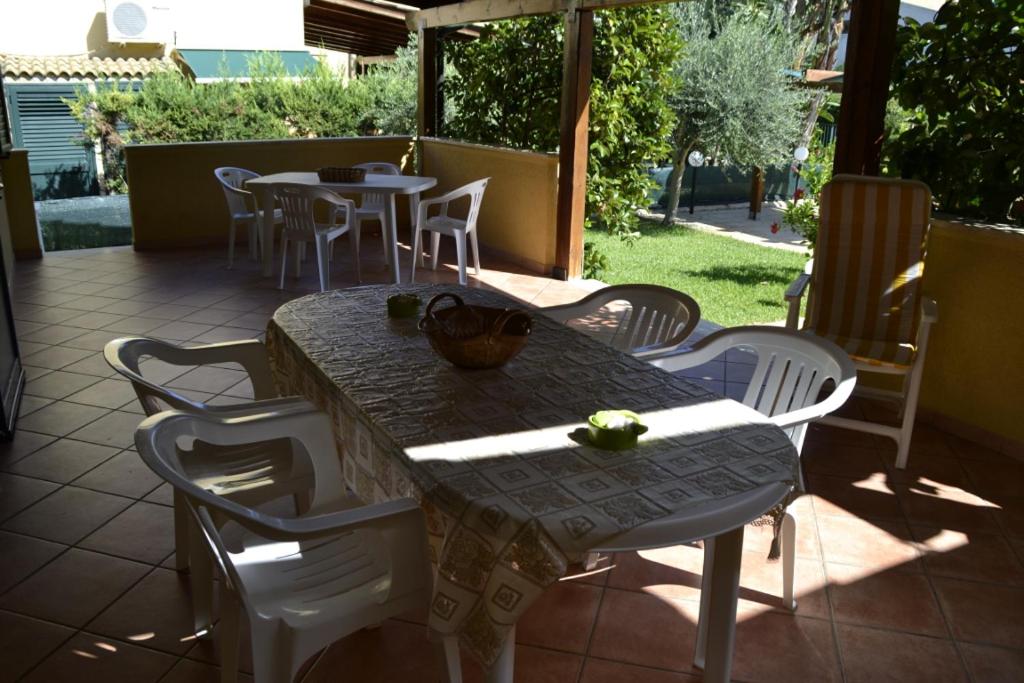 Villa in recidence a 100 metri dal mare con servizio di piscina a 100 metri vicino Cefalu view 3