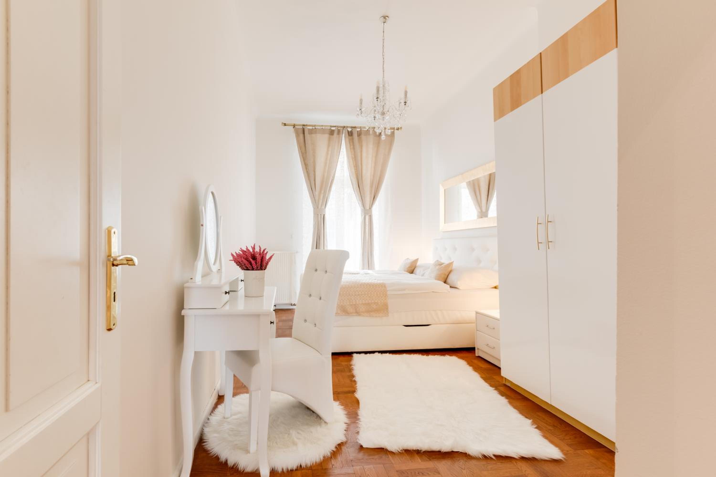 Luxury Riverside Apartments In The Center Of Prague