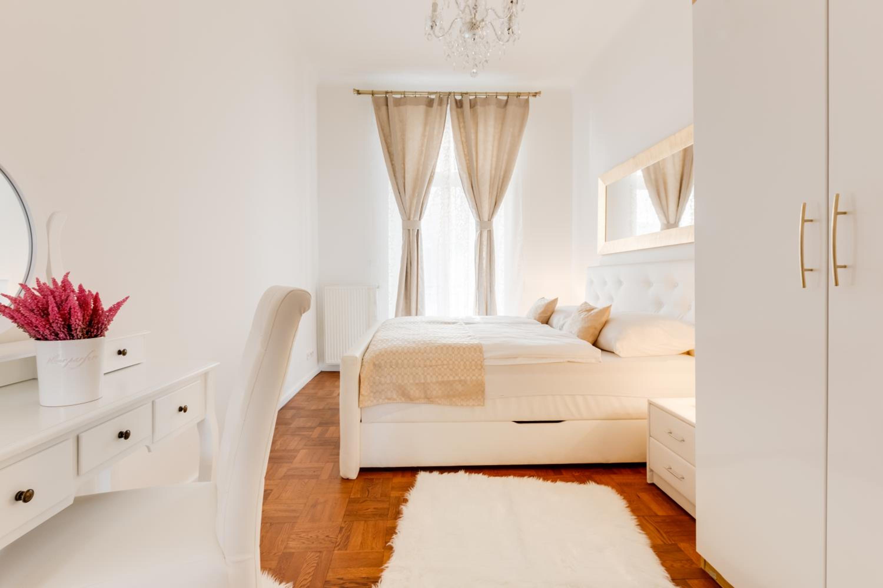 Luxury Riverside Apartments In The Center Of Prague