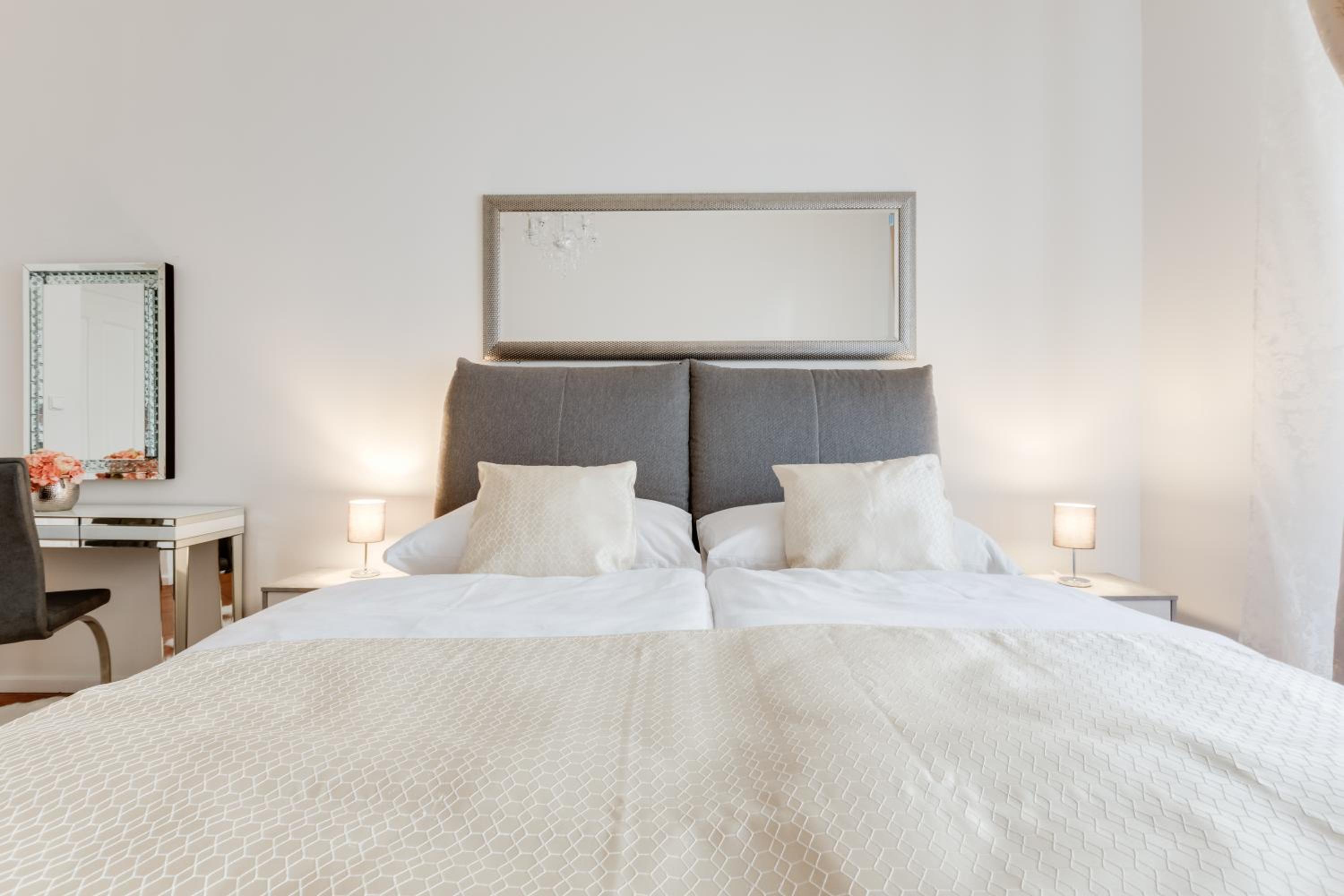 Luxury Riverside Apartments In The Center Of Prague