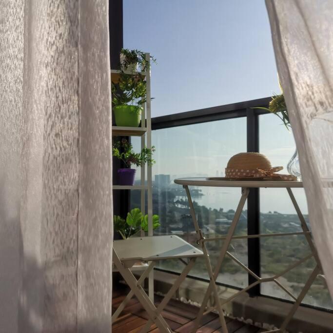 R&F Mall,Country Style Seaview 2 bedrooms