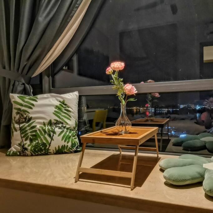 R&F Mall,Country Style Seaview 2 bedrooms
