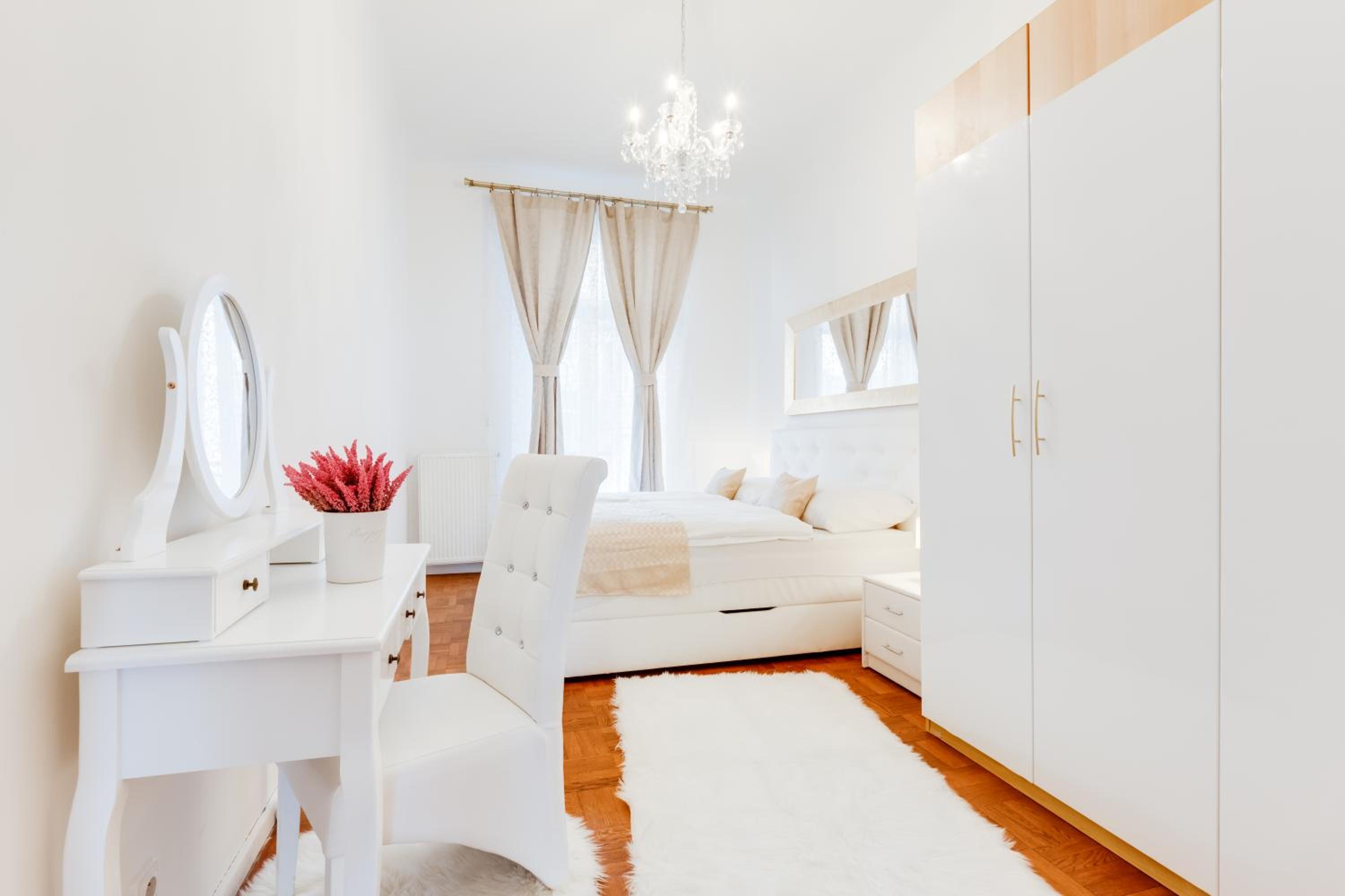 Luxury Riverside Apartments In The Center Of Prague