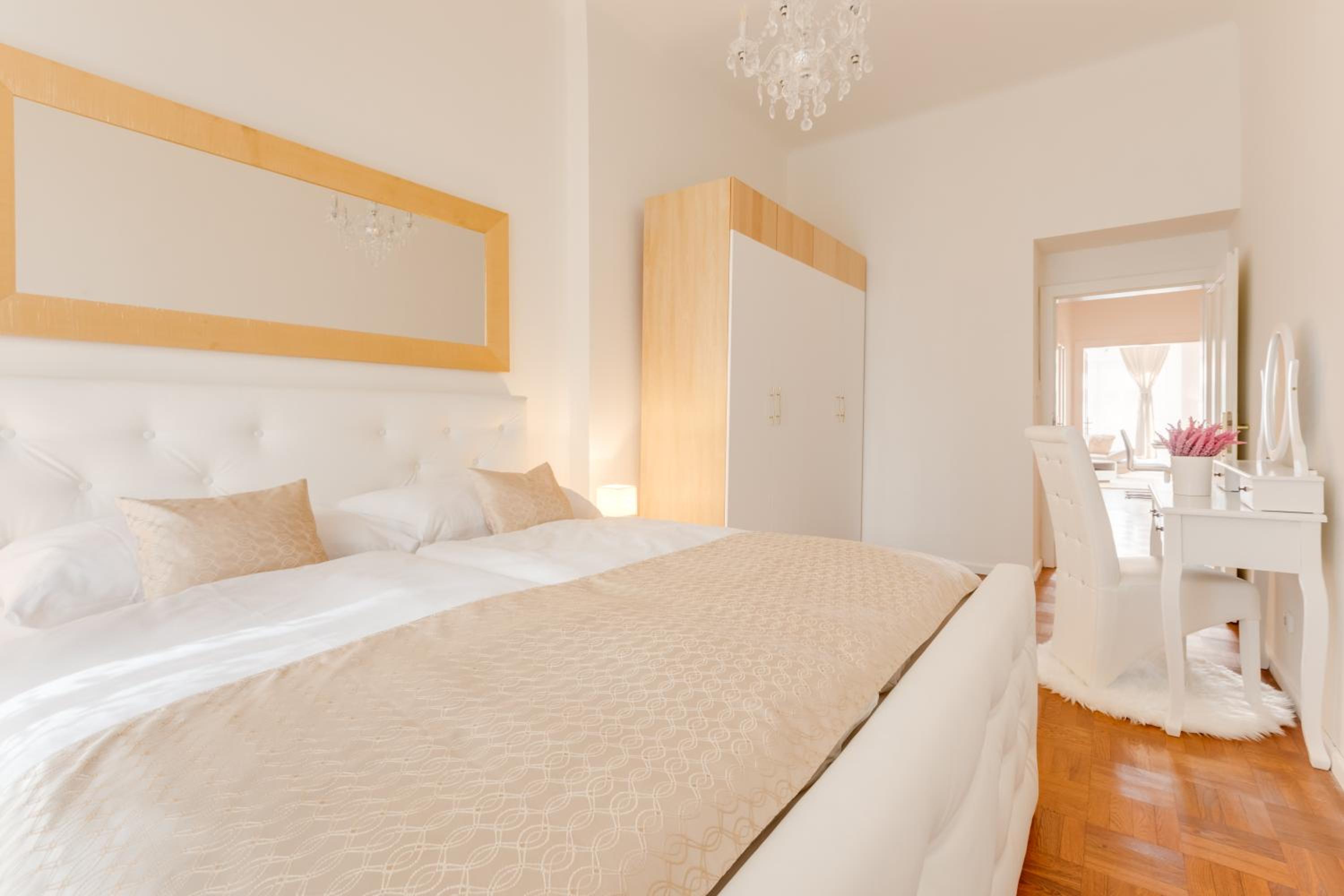Luxury Riverside Apartments In The Center Of Prague