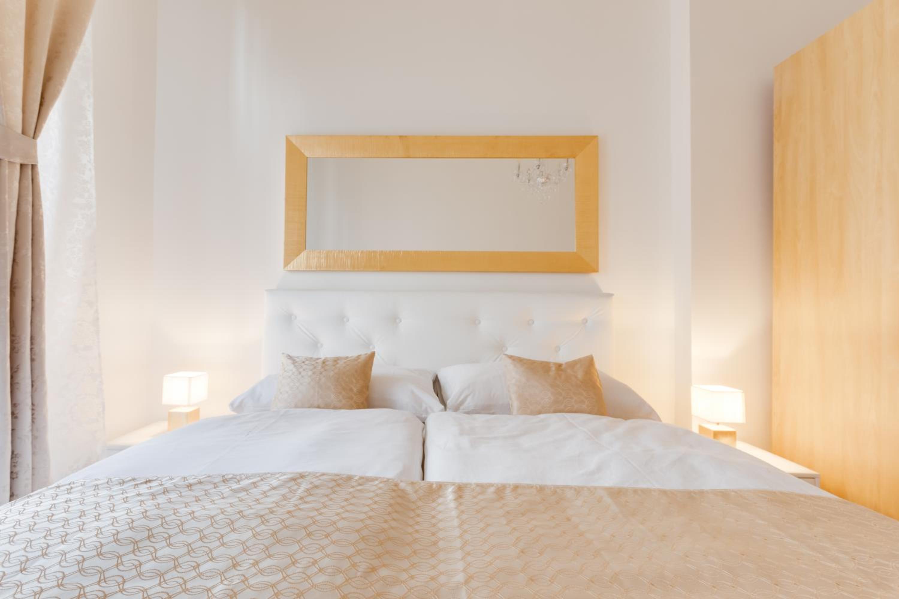 Luxury Riverside Apartments In The Center Of Prague