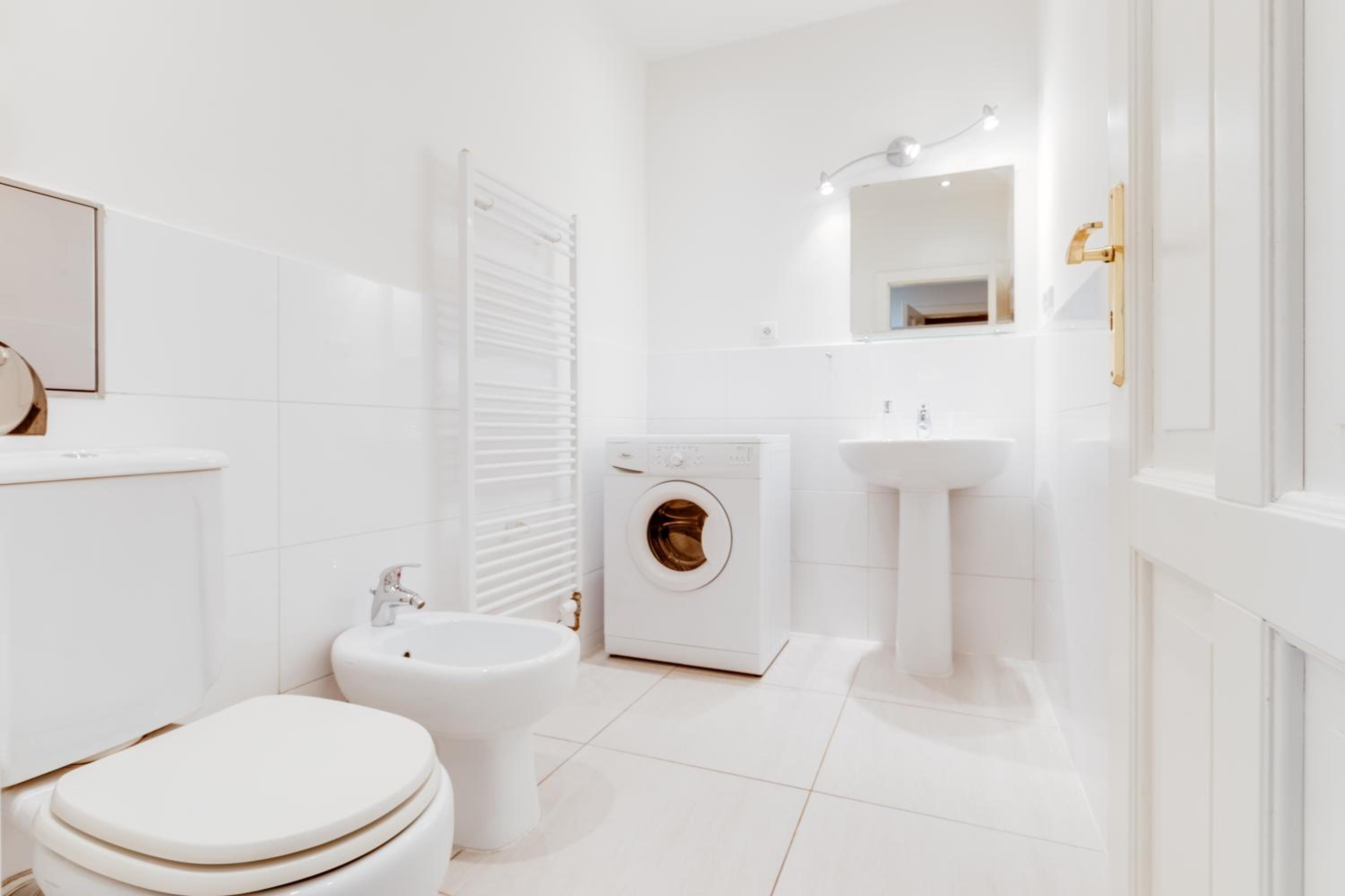 Luxury Riverside Apartments In The Center Of Prague