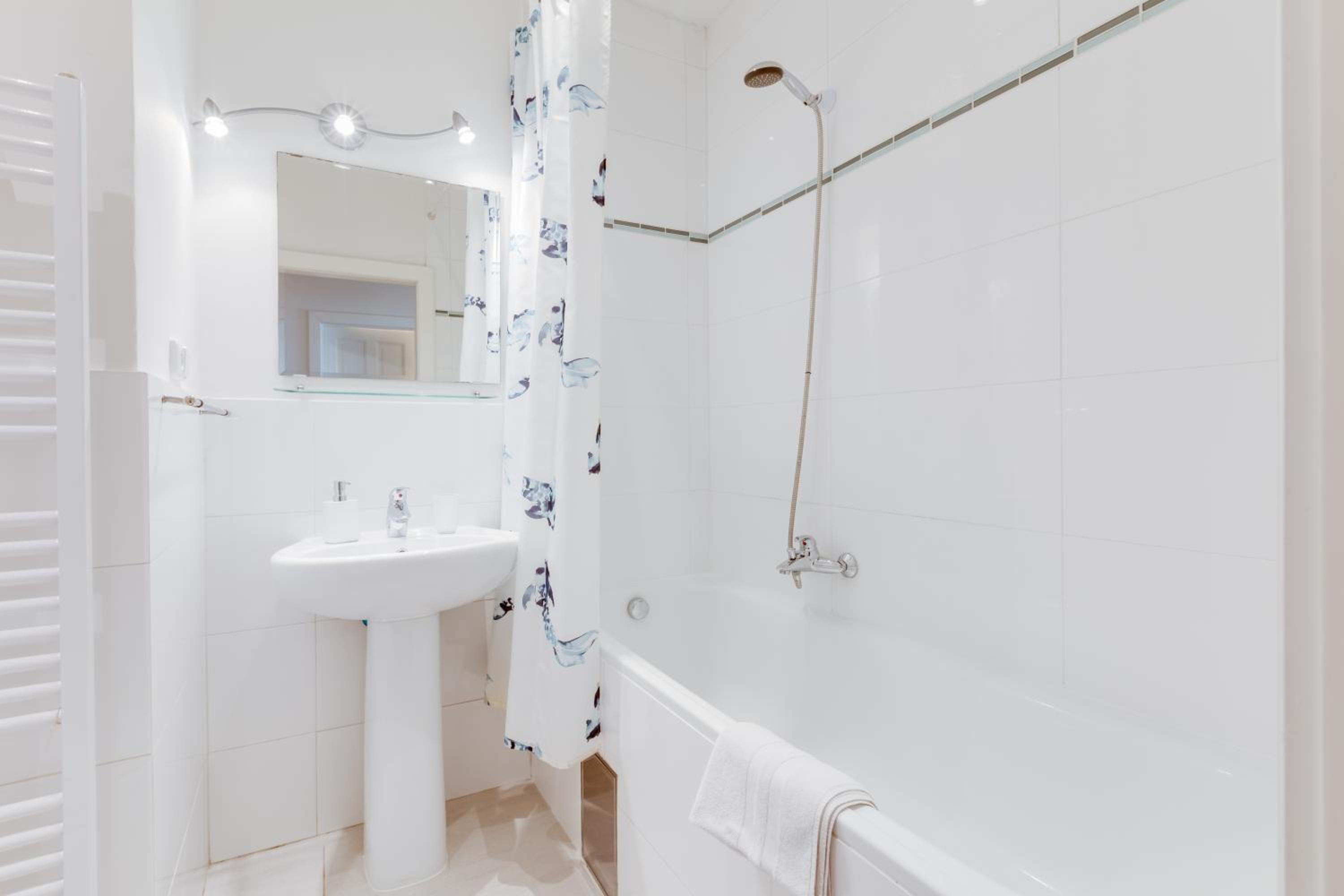 Luxury Riverside Apartments In The Center Of Prague