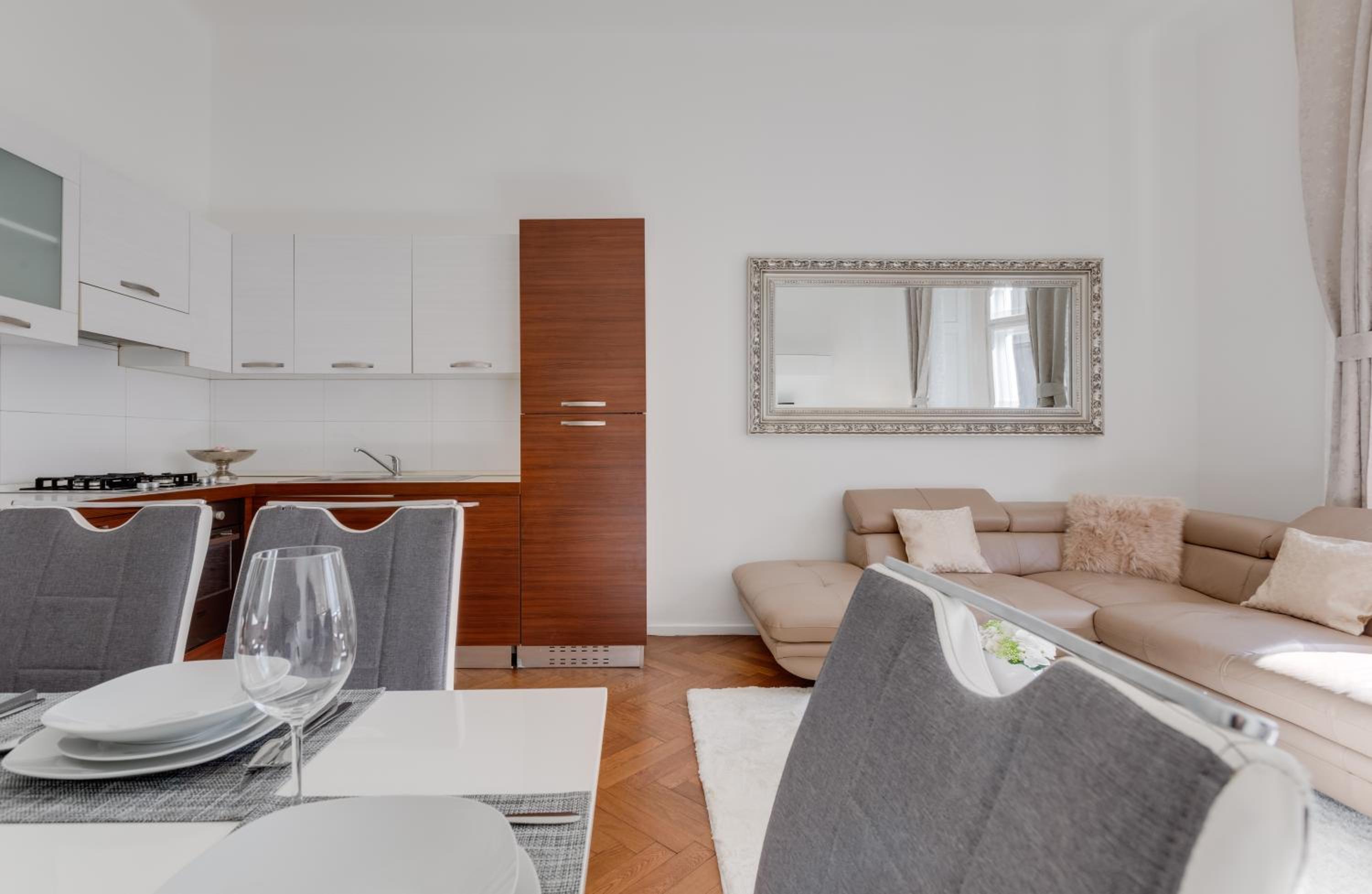 Luxury Riverside Apartments In The Center Of Prague