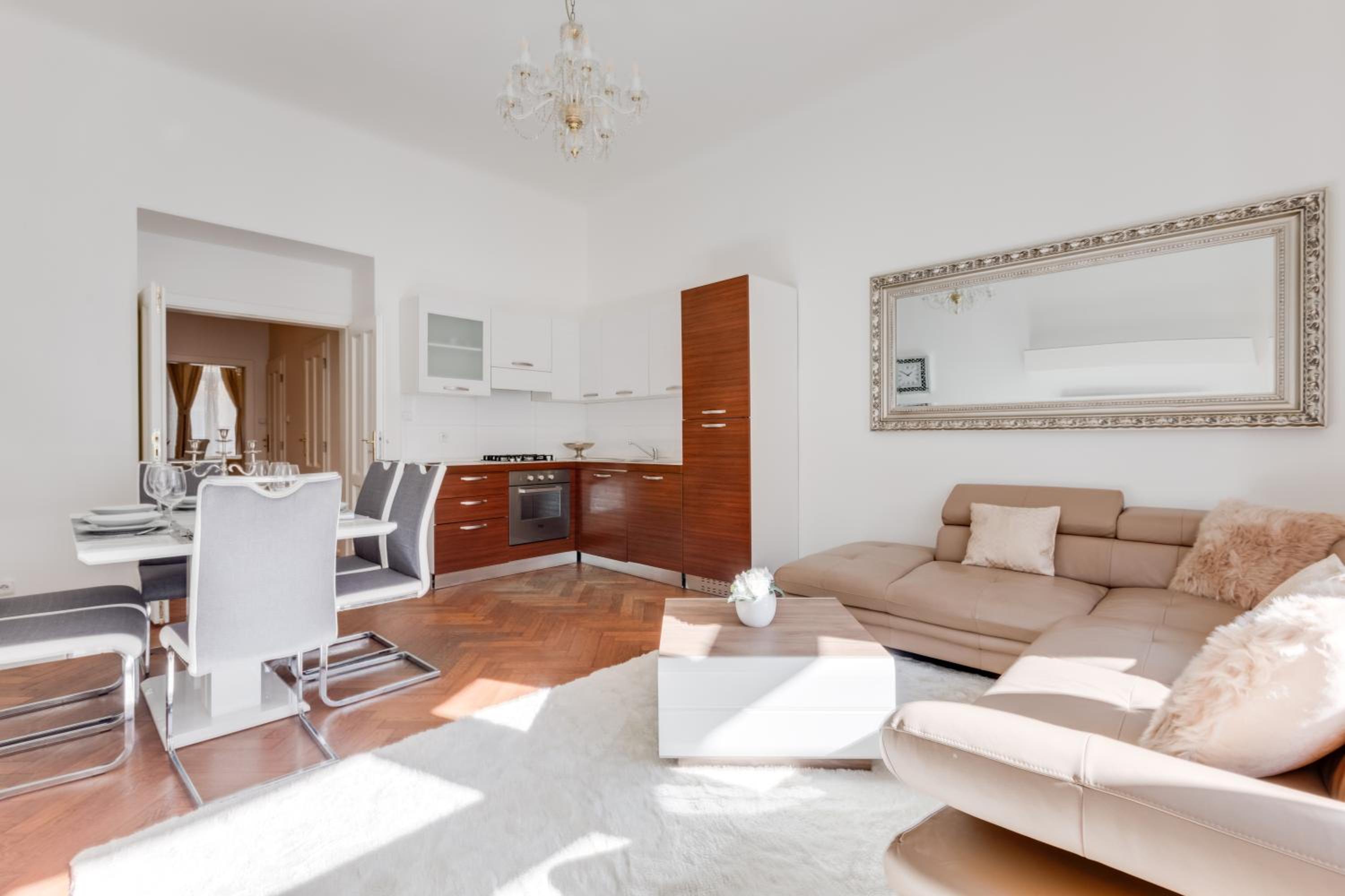 Luxury Riverside Apartments In The Center Of Prague
