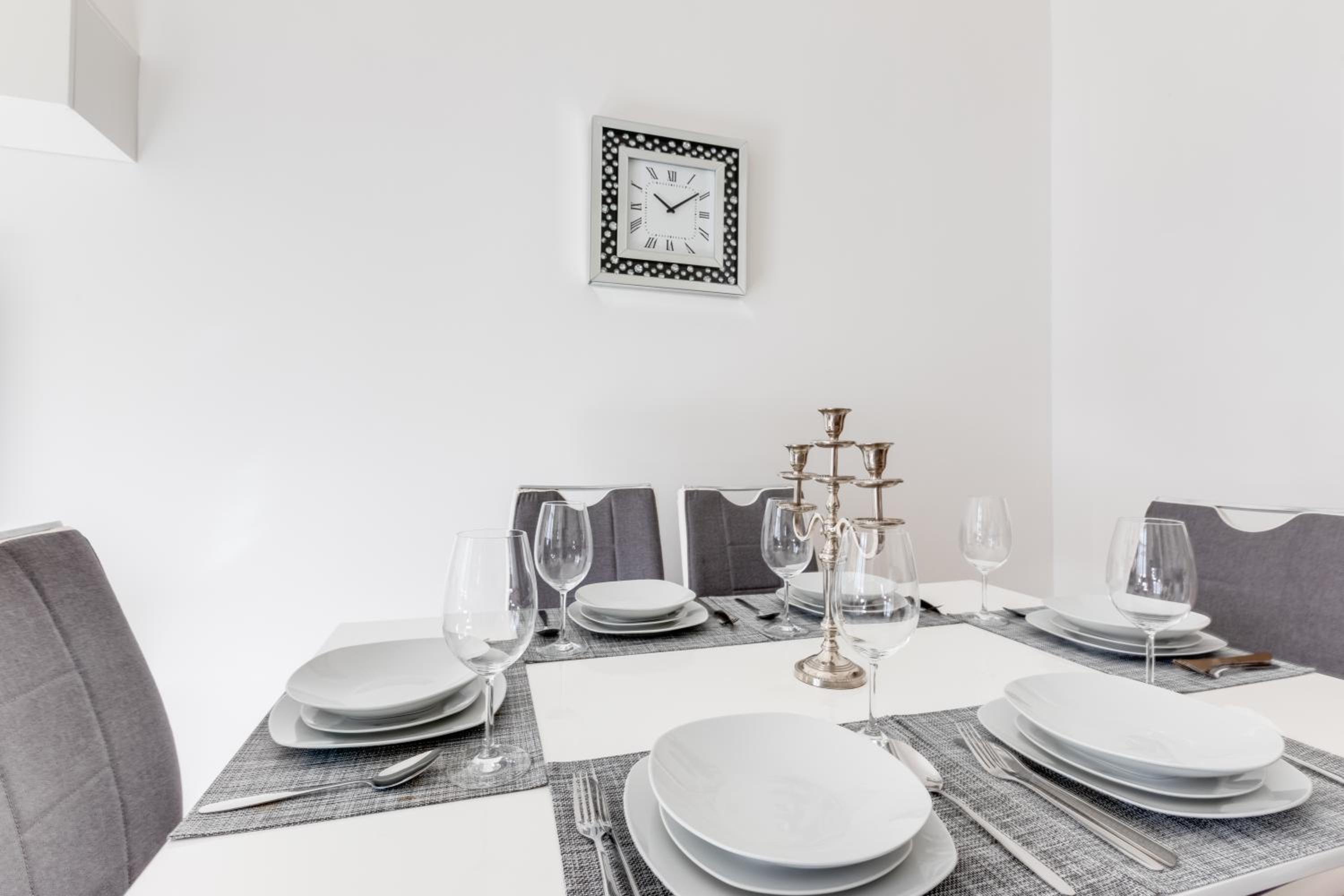 Luxury Riverside Apartments In The Center Of Prague