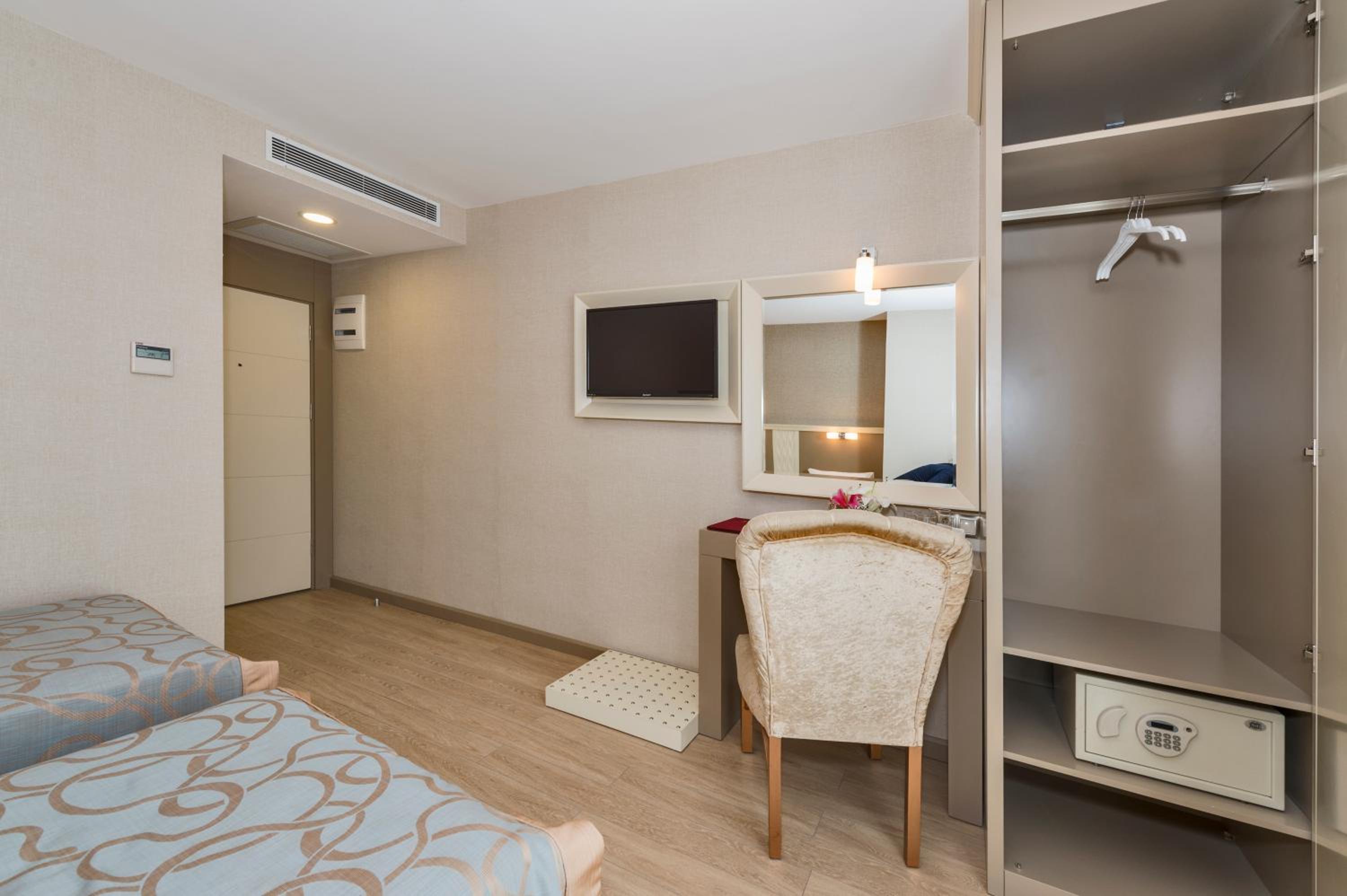 Marcello Hotel - Image 53