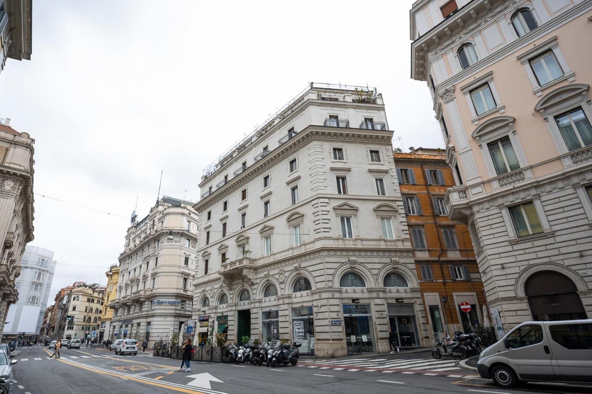 Trevi Rome Central House